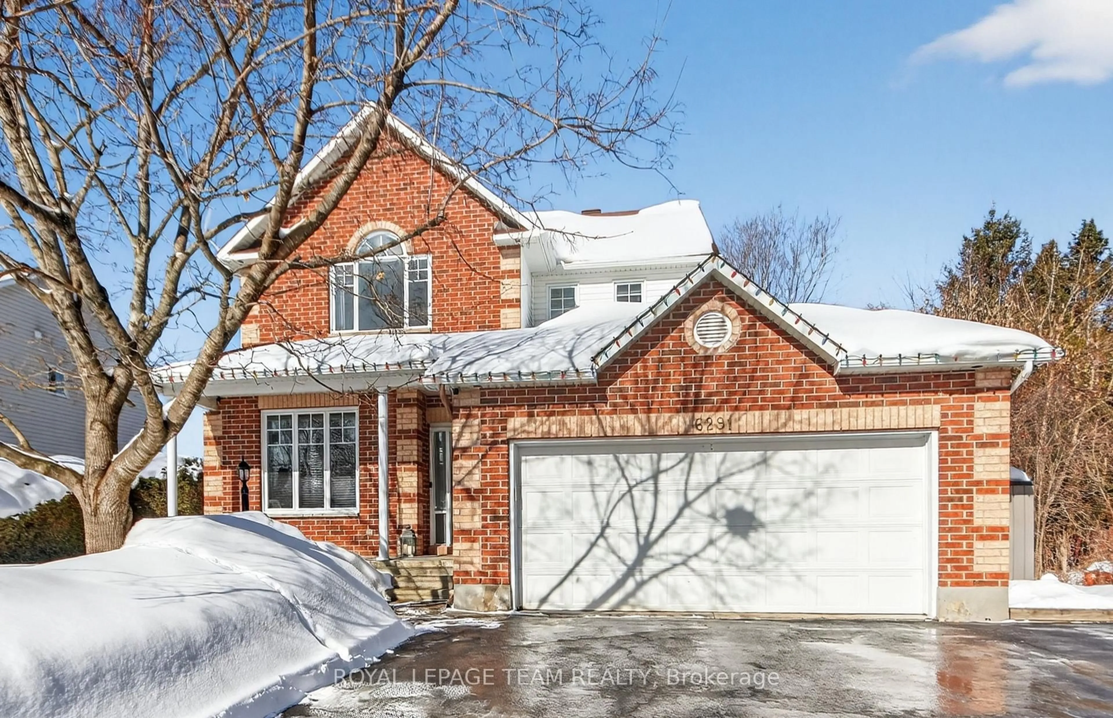 Home with brick exterior material, street for 6291 OTTAWA St, Richmond Ontario K0A 2Z0