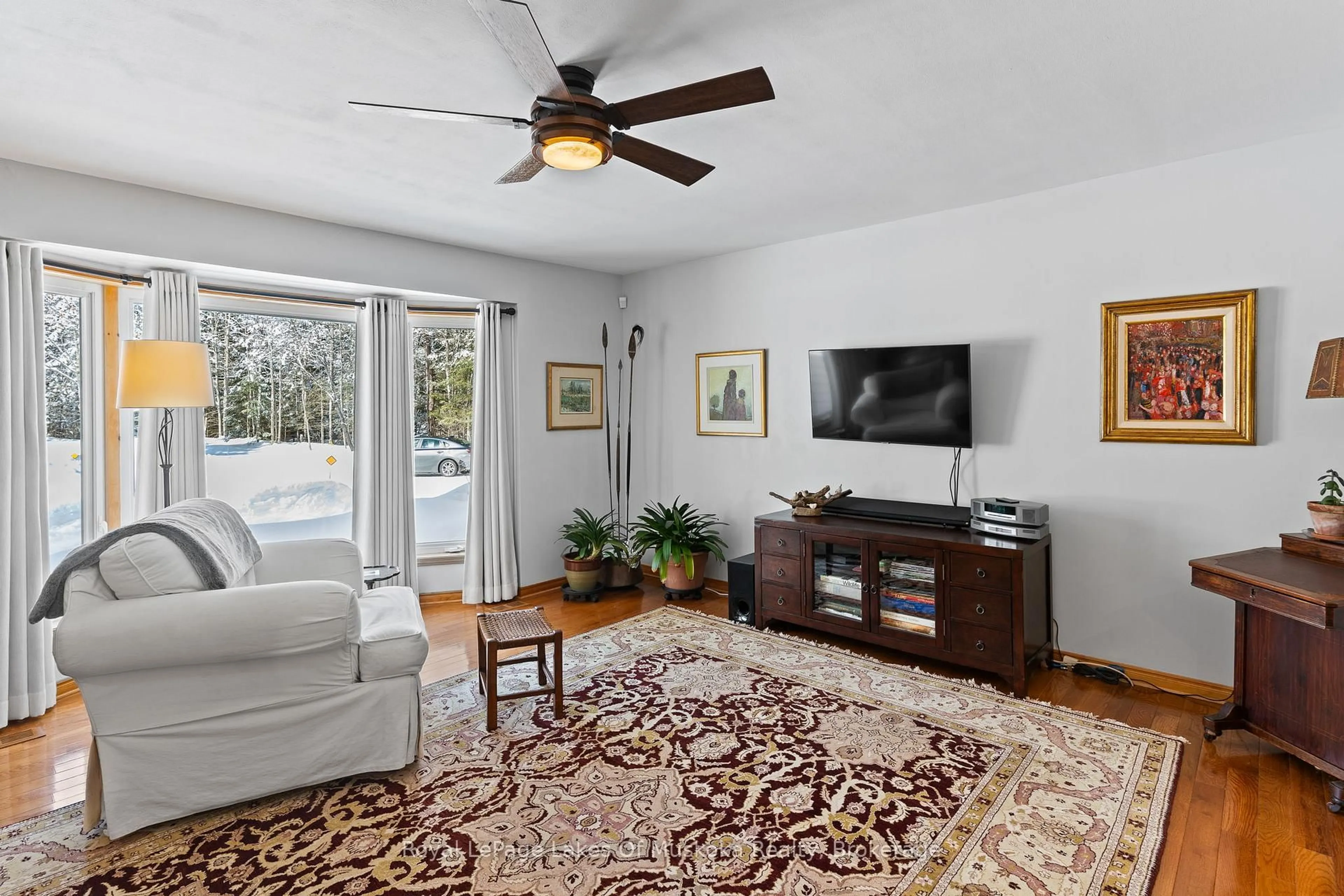 Living room with furniture, unknown for 57 Hiawatha Dr, Huntsville Ontario P0B 1L0