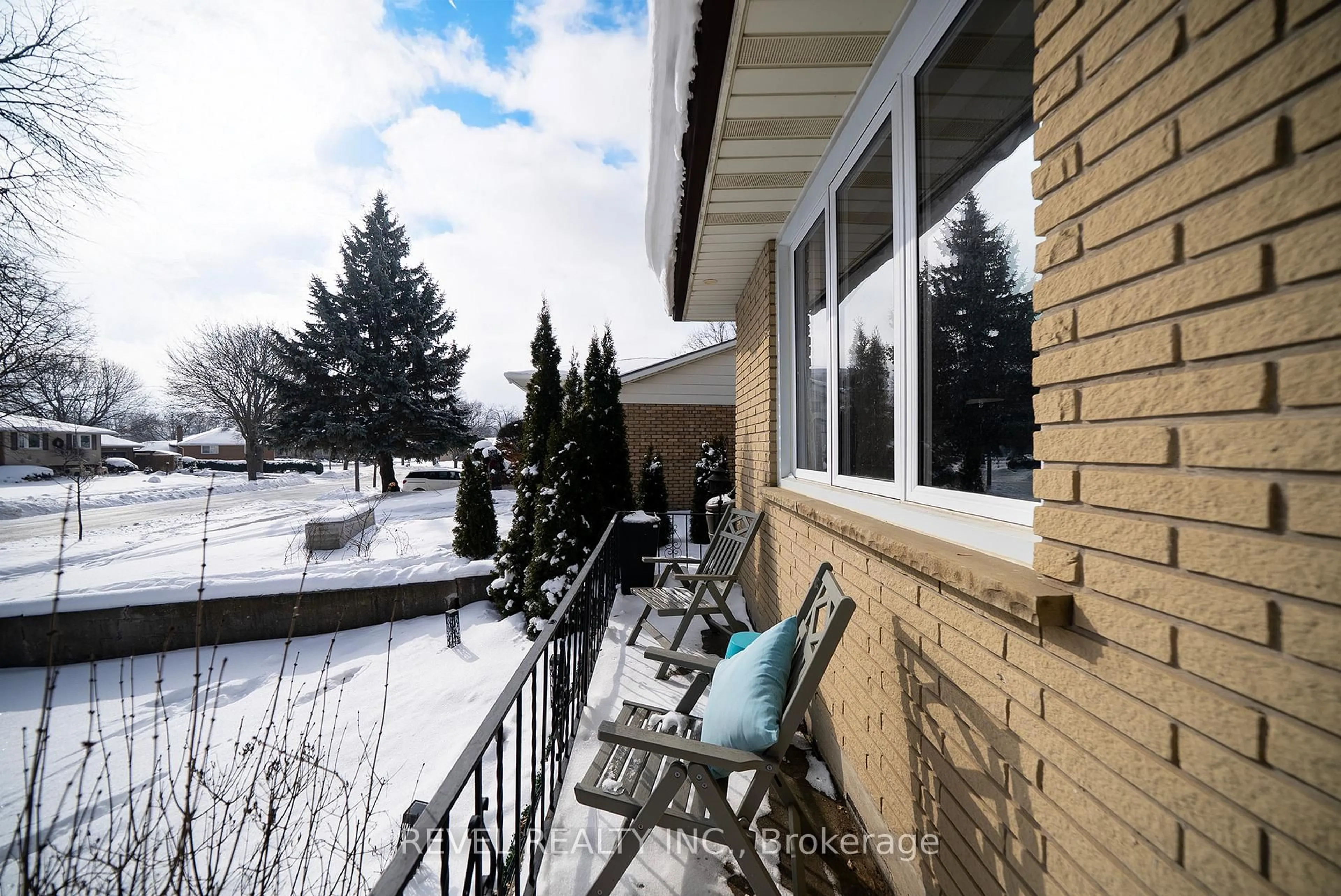Patio, unknown for 44 Shalfleet Blvd, Brantford Ontario N3R 6L6