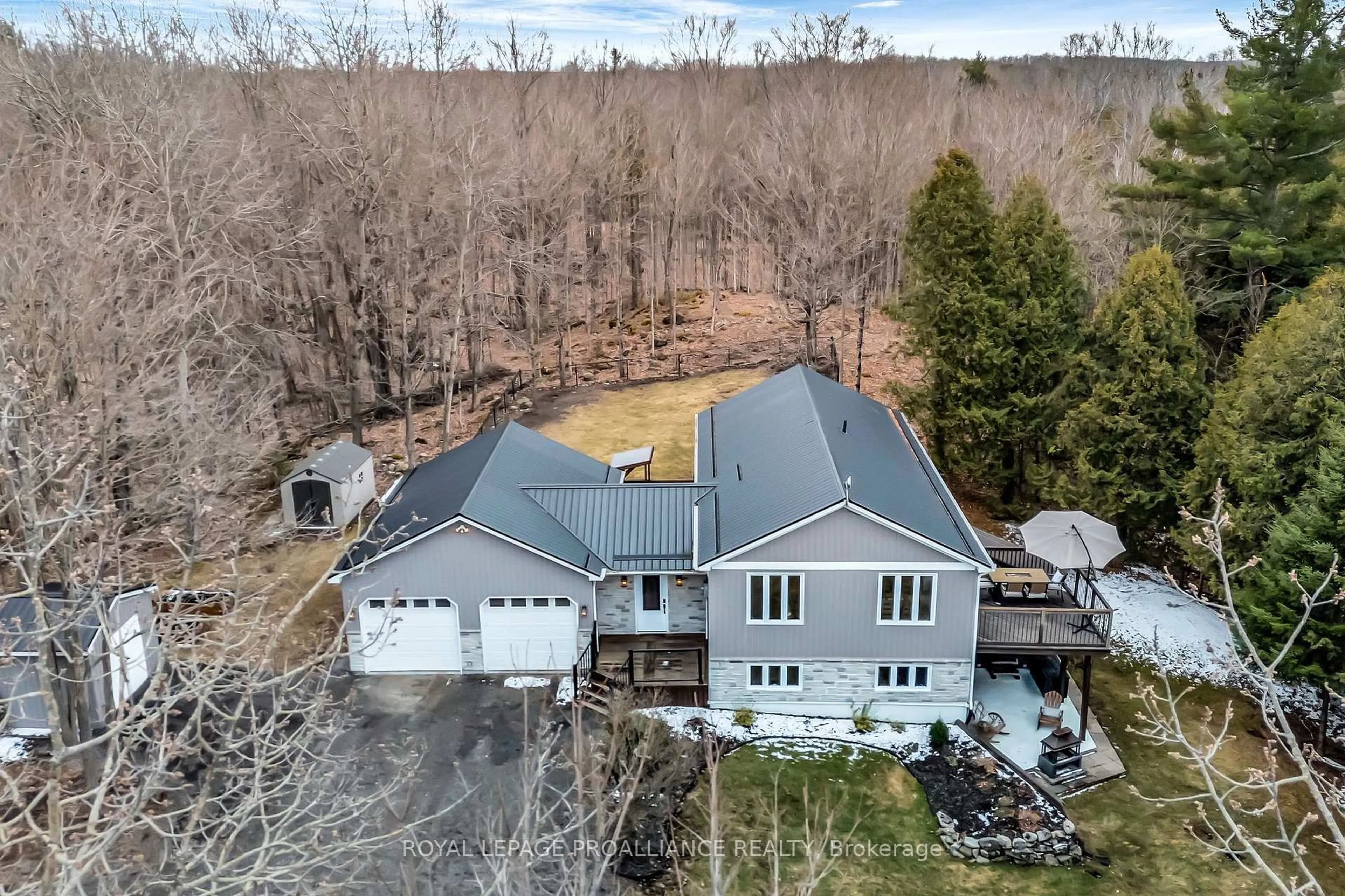 A pic from outside/outdoor area/front of a property/back of a property/a pic from drone, unknown for 850 Moneymore Rd, Belleville Ontario K0K 2Y0