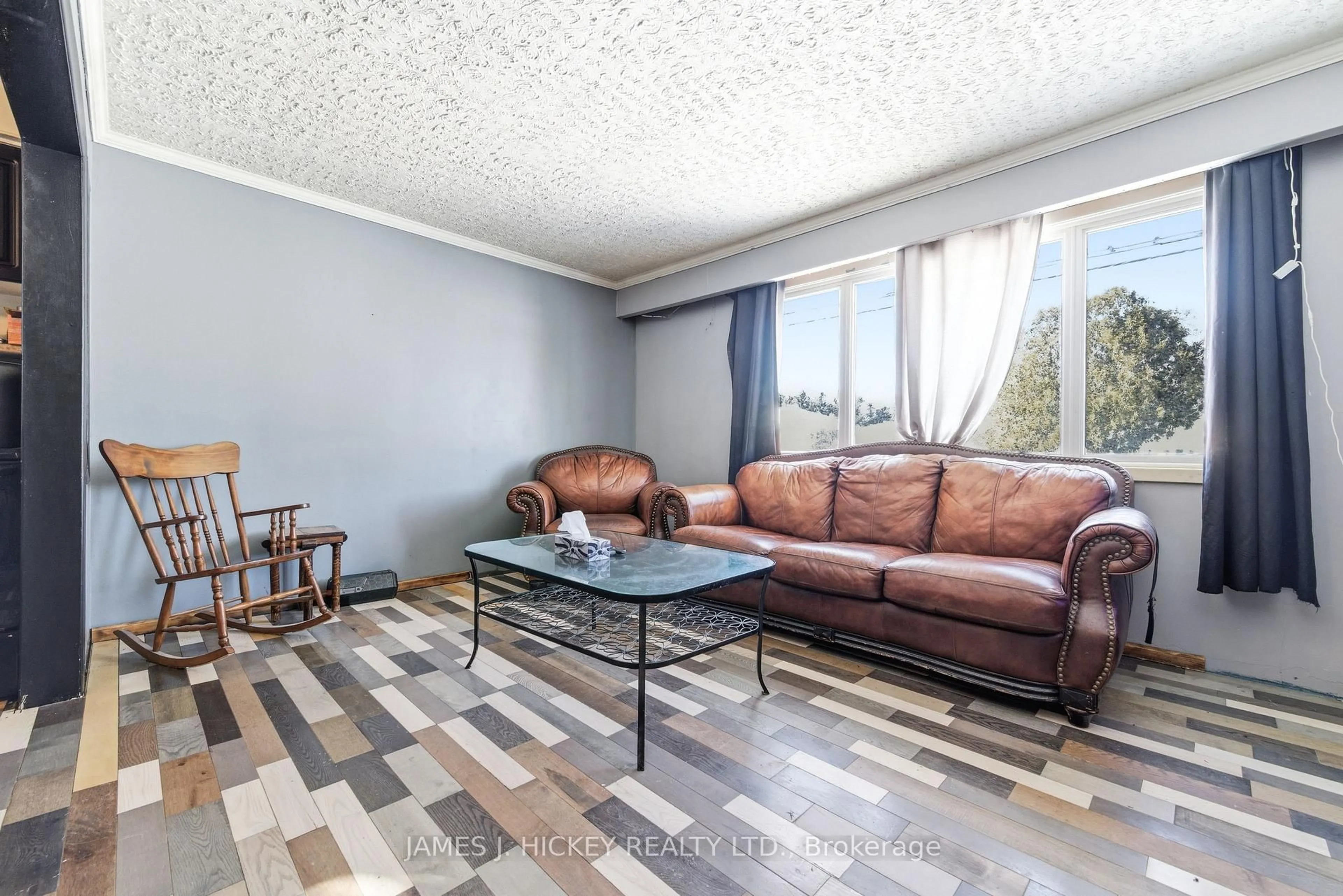 Living room with furniture, unknown for 115 Lorne Pl, Deep River Ontario K0J 1P0