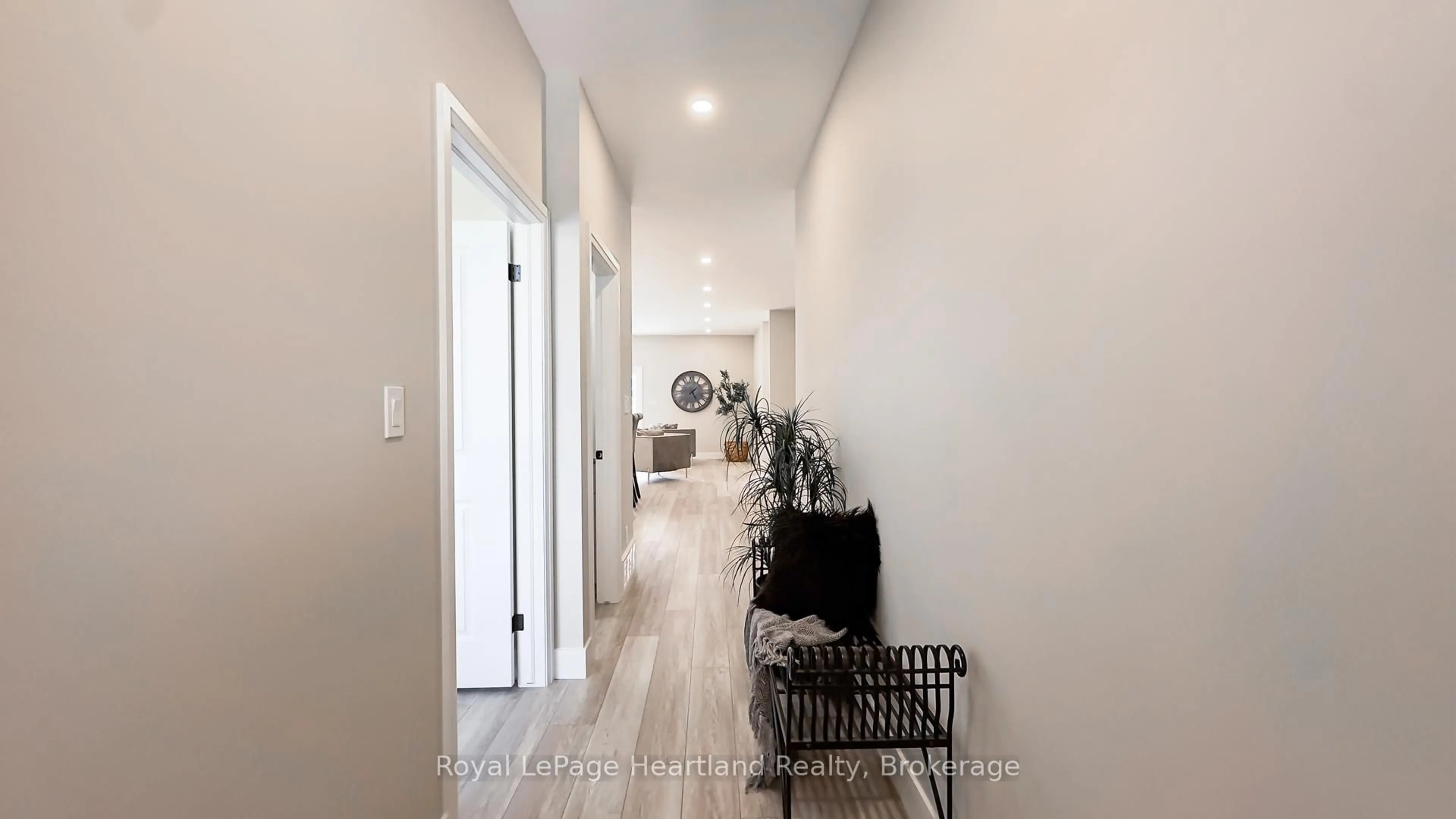 Indoor entryway for 16 SILVER CREEK Rd, Huron East Ontario N0K 1W0