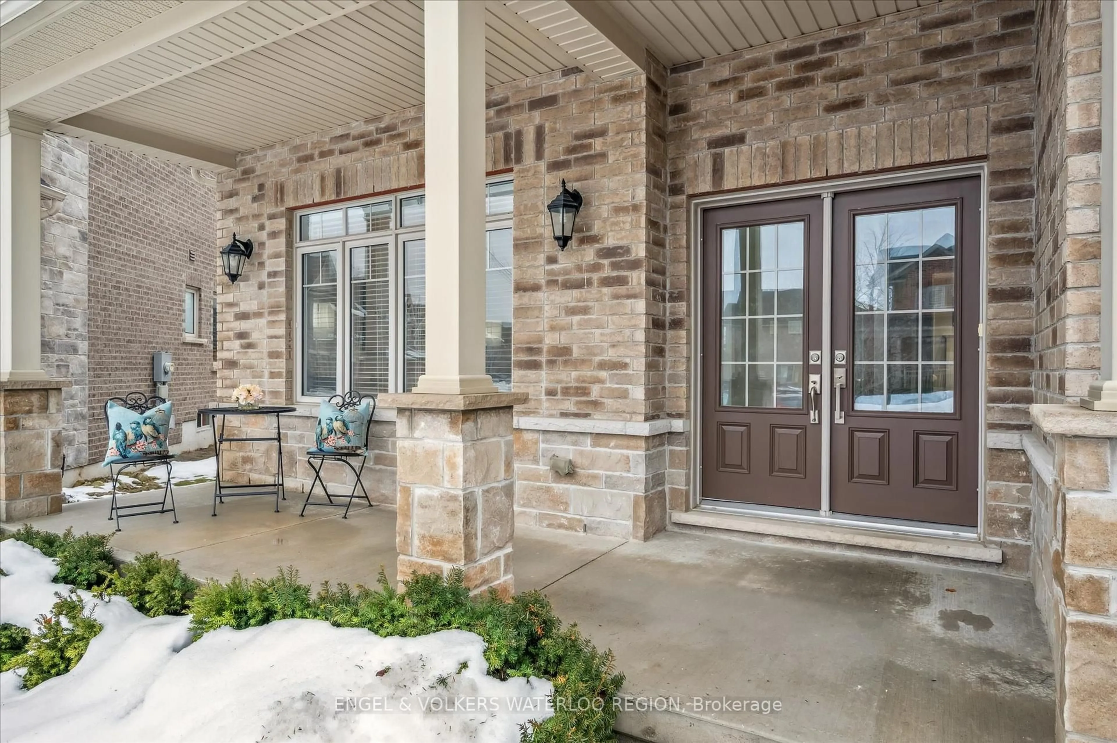 Indoor entryway for 23 Redtail St, Kitchener Ontario N2K 0B1