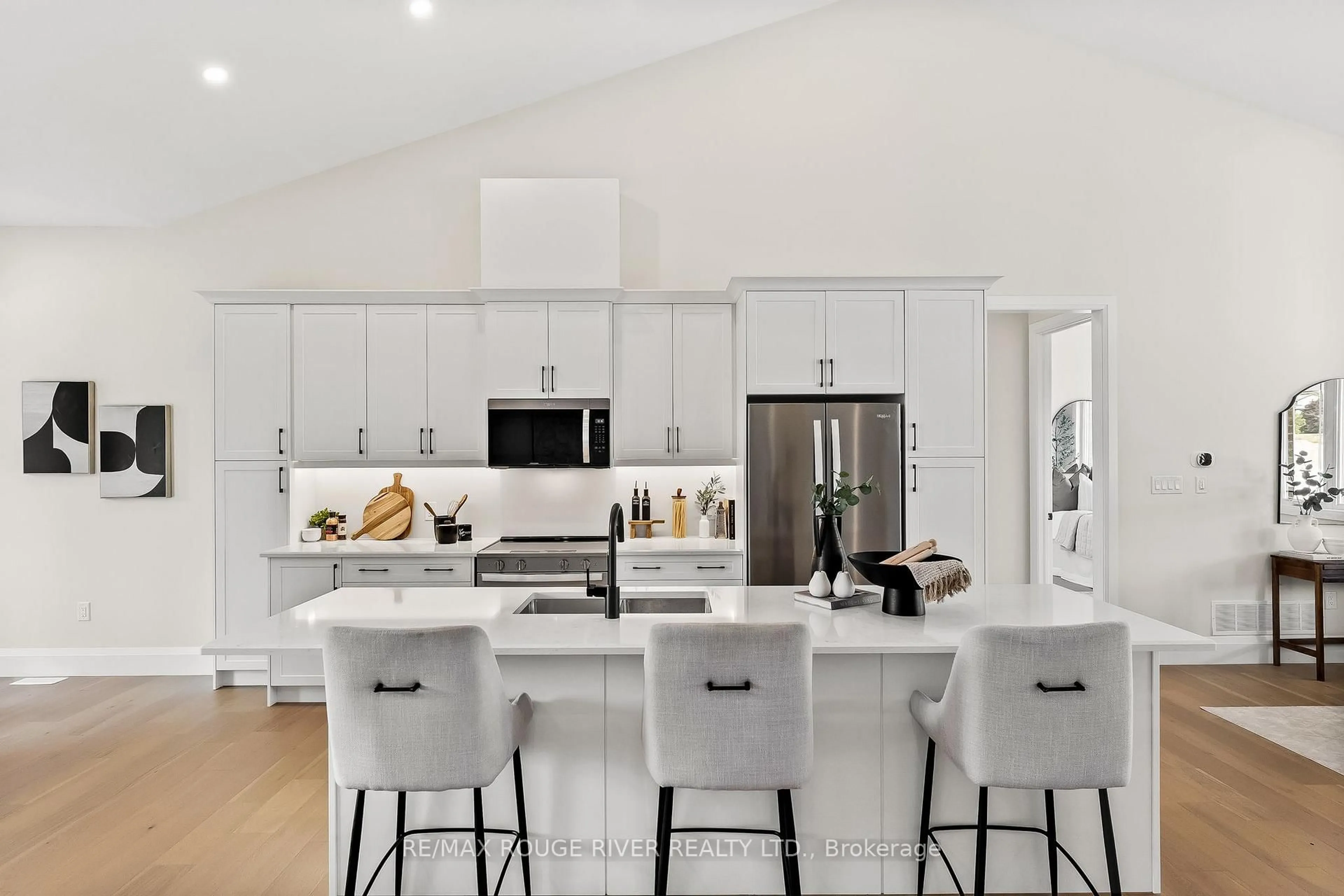 Open concept kitchen, unknown for 8 CAMERON Crt, Cavan Monaghan Ontario L0A 1C0