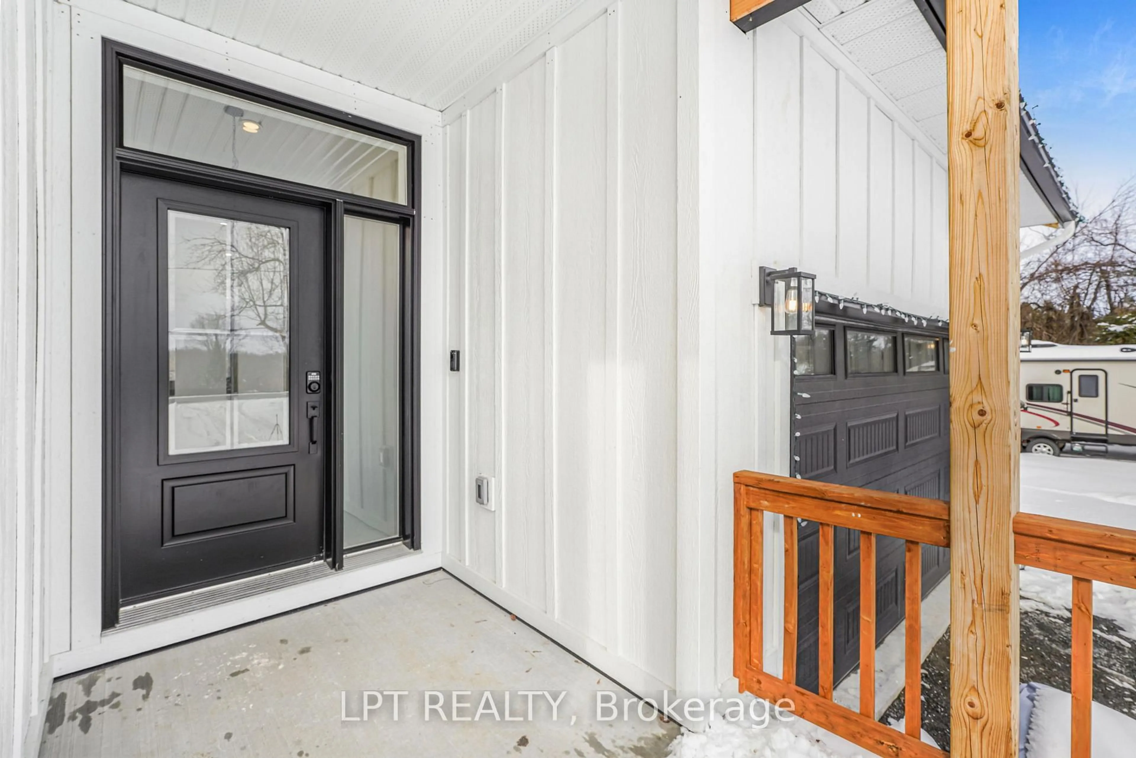 Indoor entryway for 19779 County Road 25 Rd, South Glengarry Ontario K0C 1L0