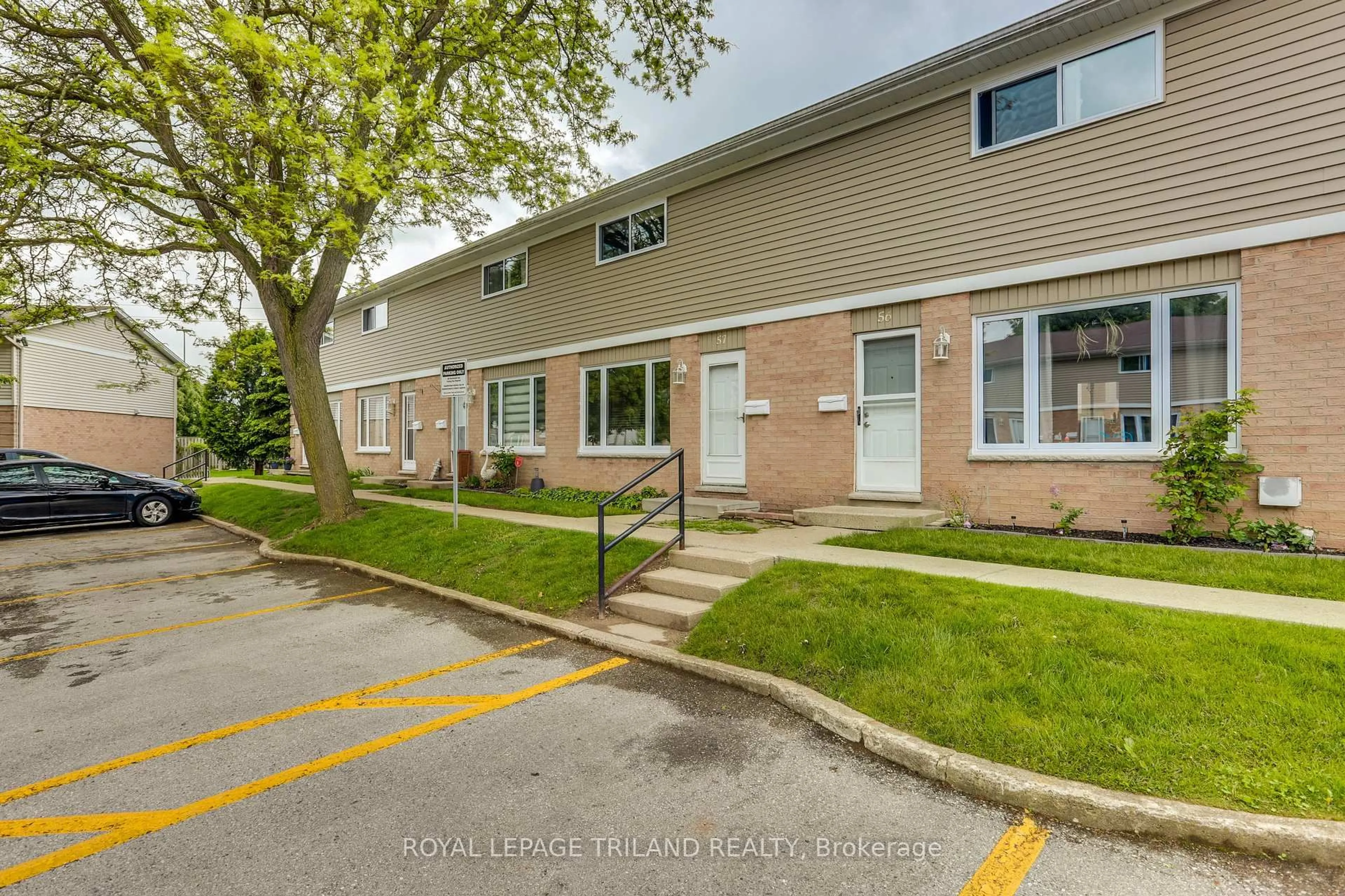 Unknown for 320 Westminster Ave #57, London South Ontario N6C 5H5