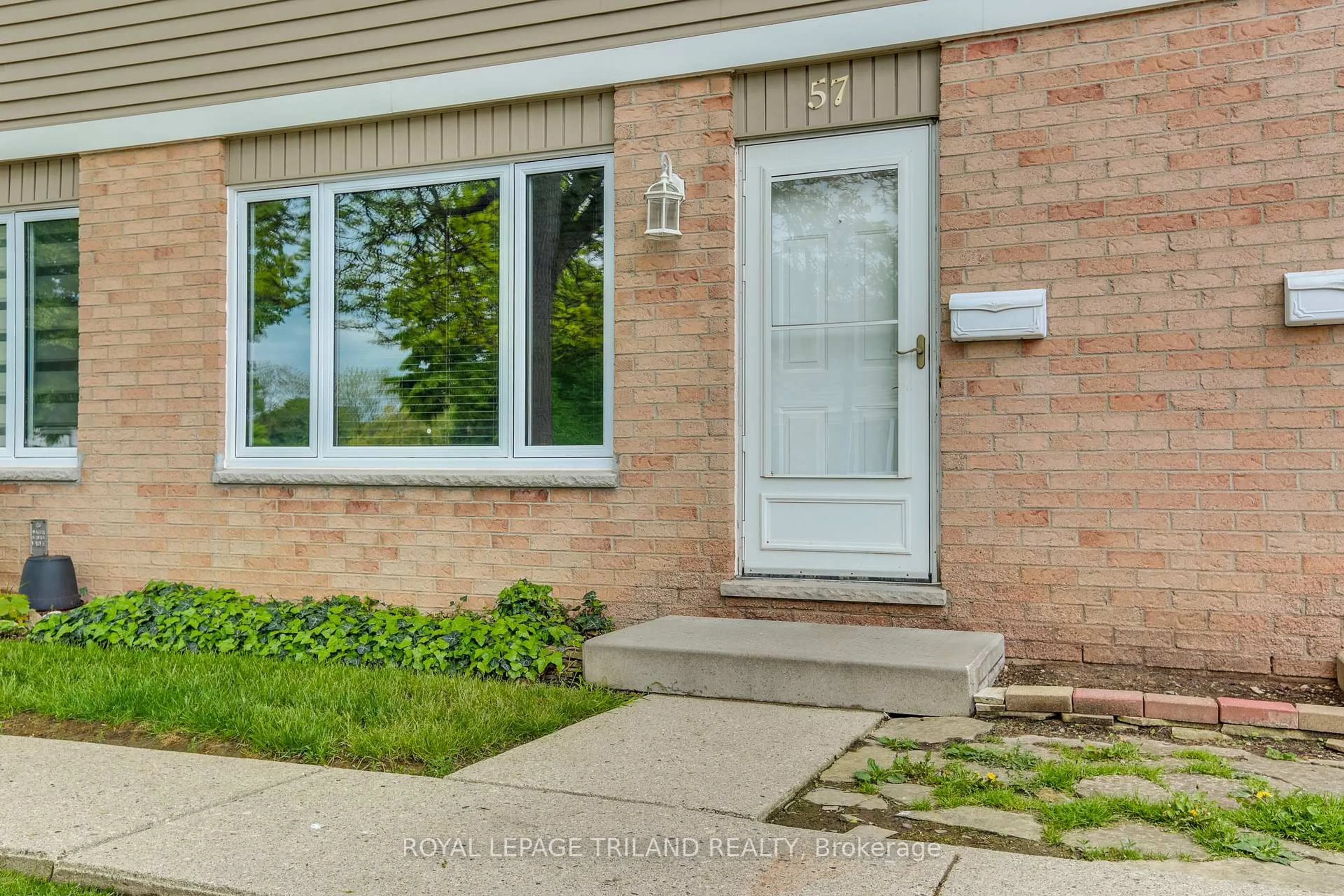 Unknown for 320 Westminster Ave #57, London South Ontario N6C 5H5