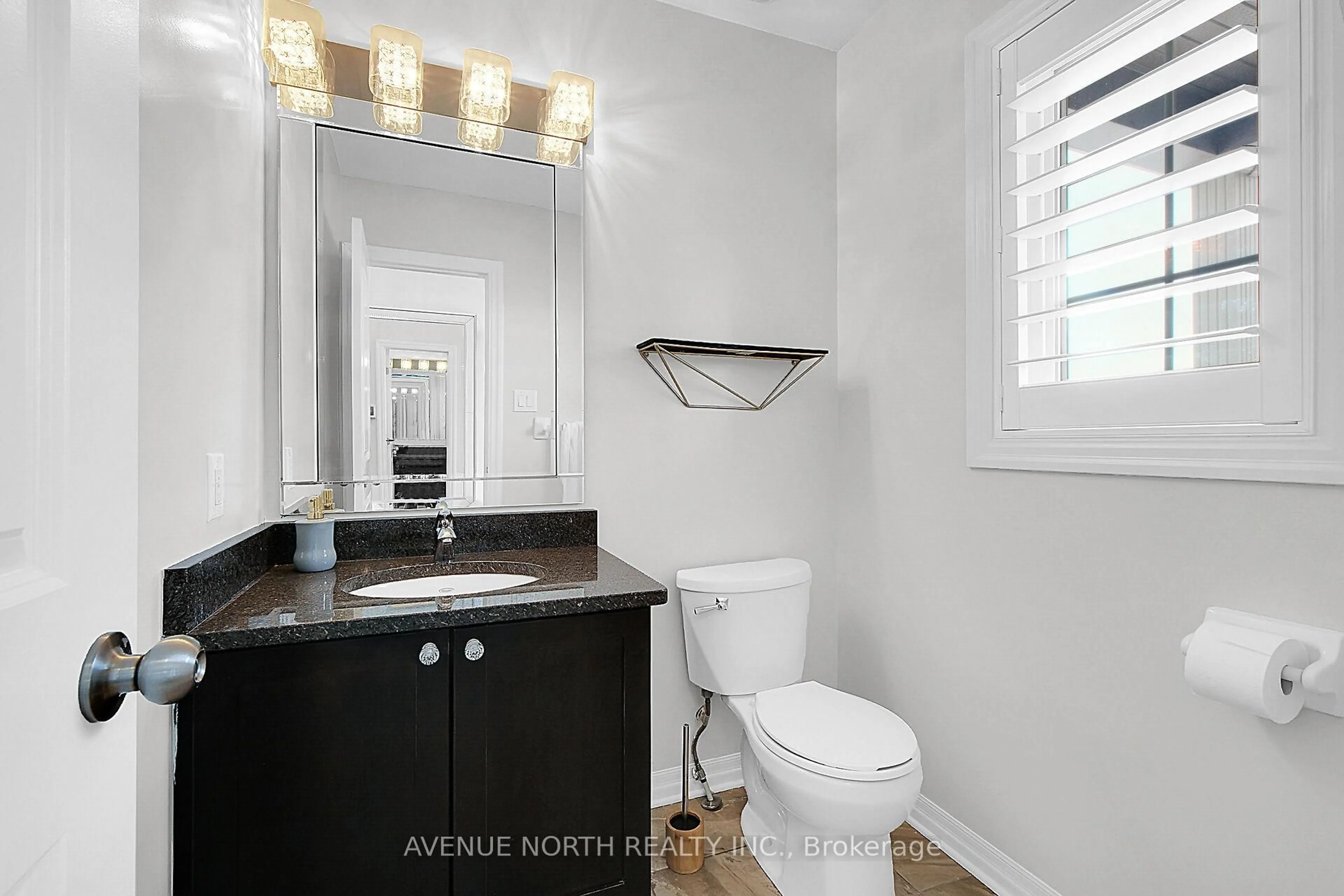 Standard bathroom, ceramic/tile floor for 429 Dovehaven St, Ottawa Ontario K1W 0H2