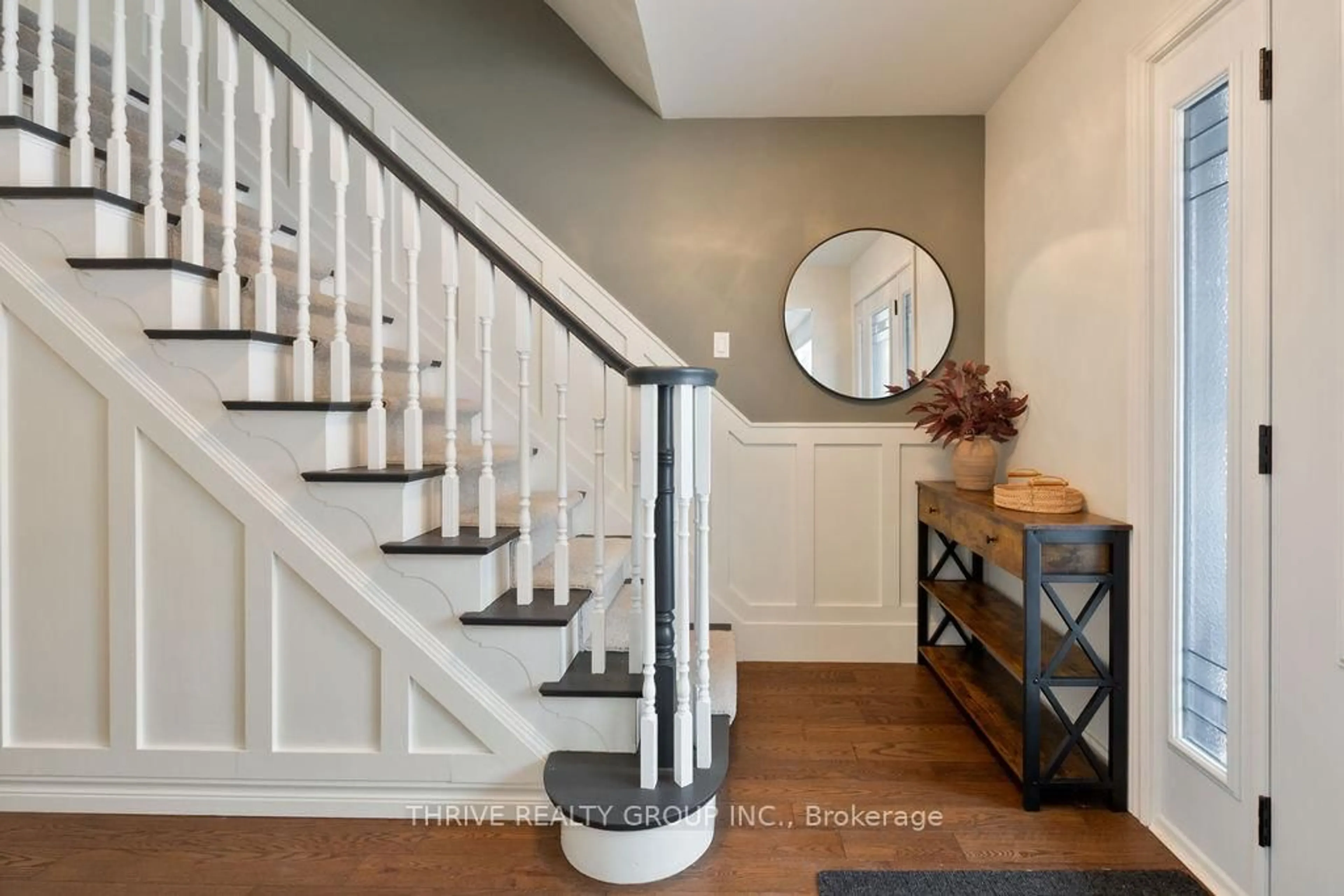 Indoor entryway for 47 Compton Cres, London South Ontario N6C 4E9