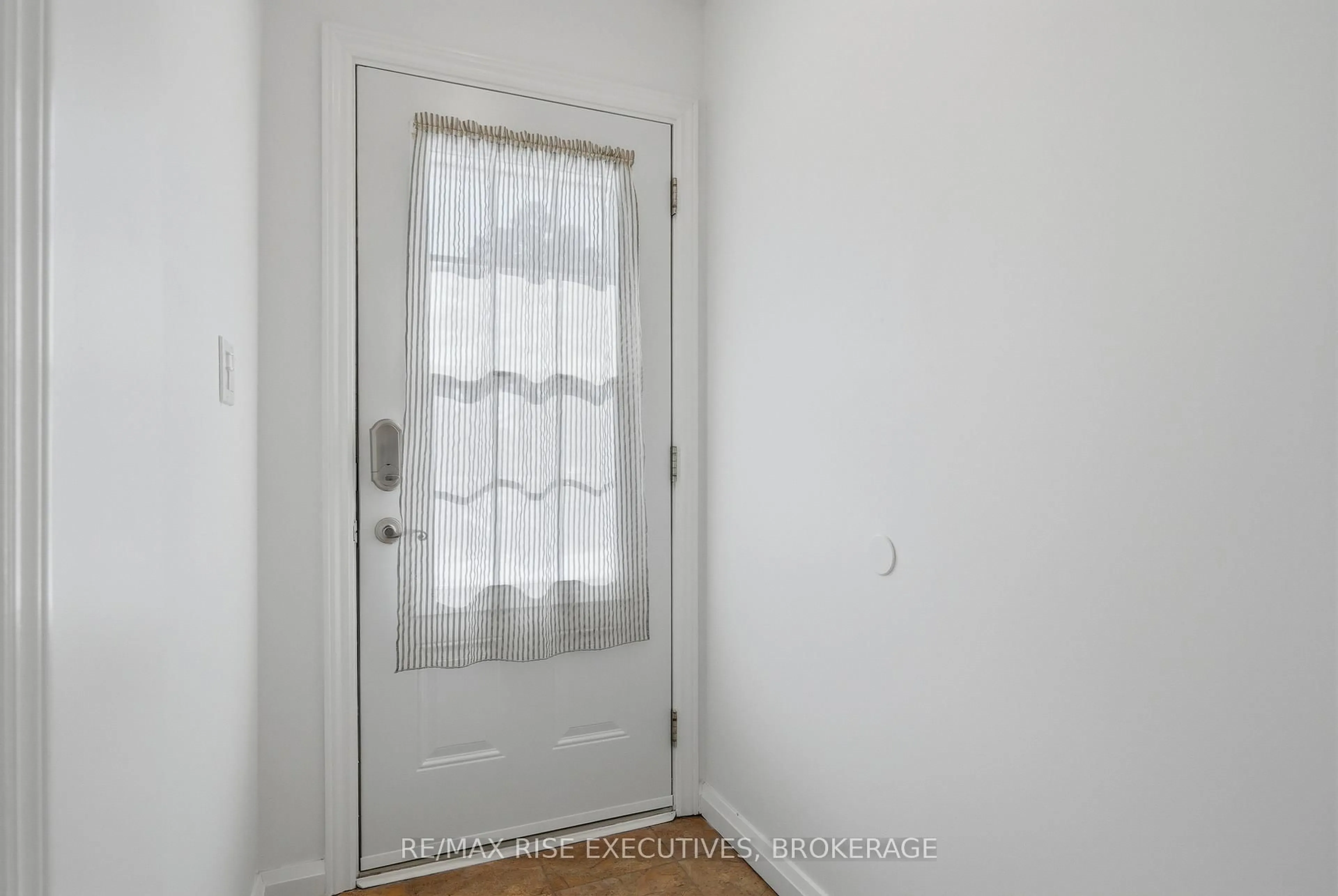 Unknown for 926 Amberdale Cres, Kingston Ontario K7M 6V1