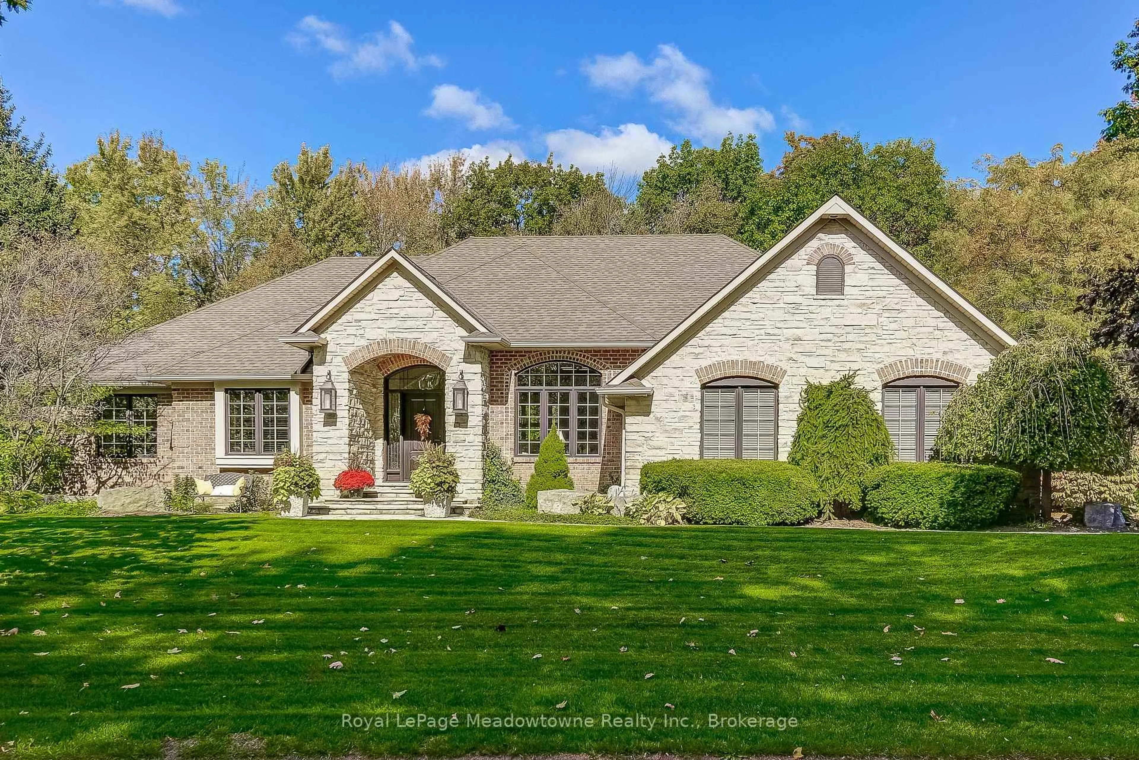 Home with brick exterior material, street for 18 Parkshore Pl, Hamilton Ontario L0R 1H1