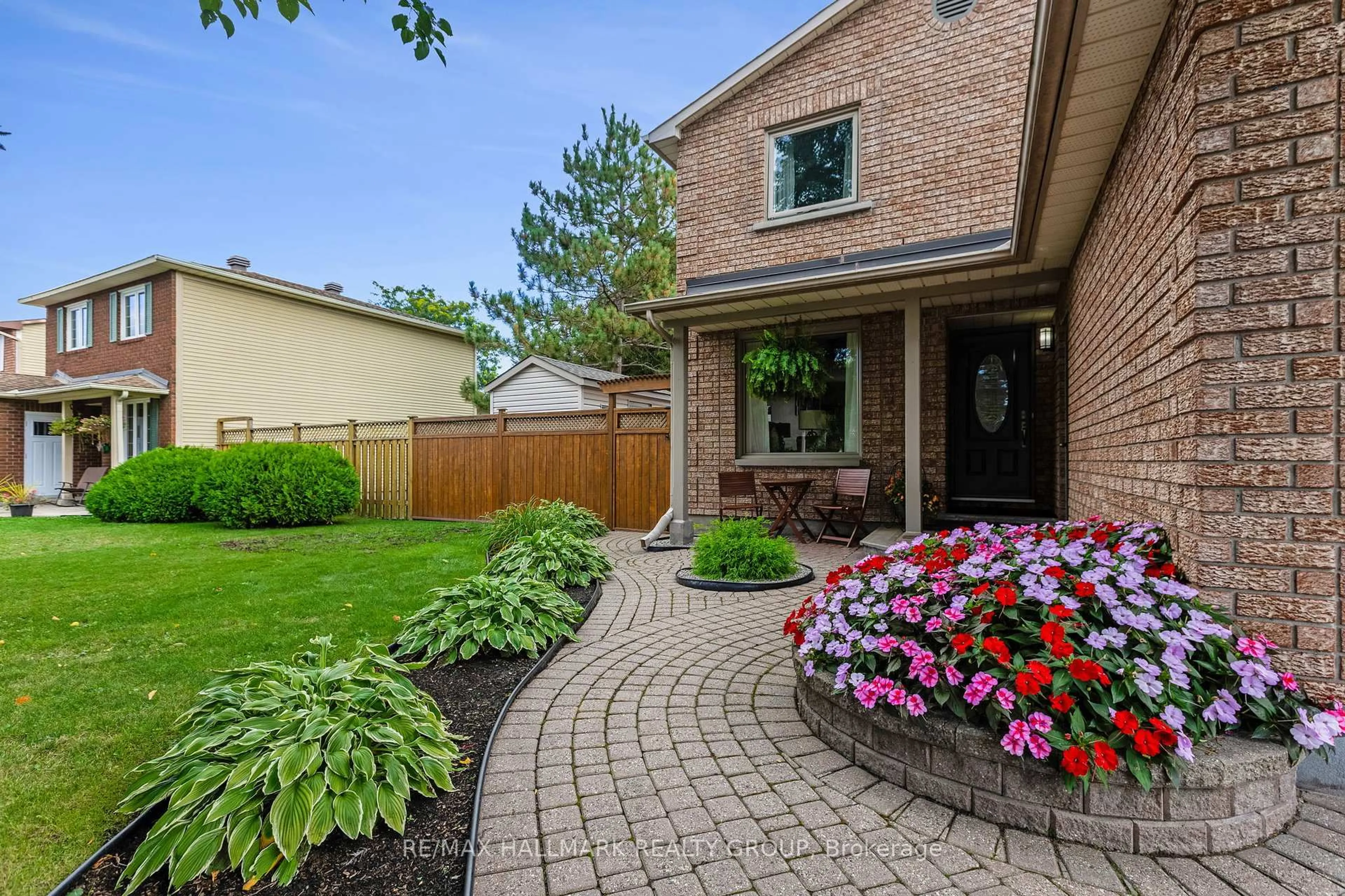 Patio, street for 328 McEachern Cres, Orleans Ontario K1E 3K3