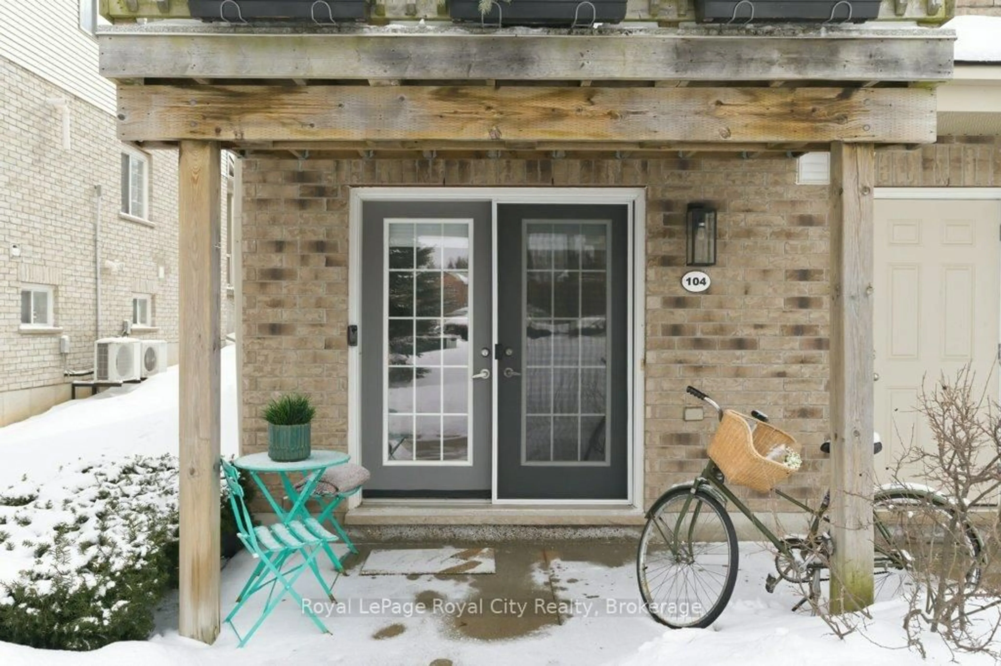 Indoor entryway for 35 Mountford Dr #104, Guelph Ontario N1E 0G6