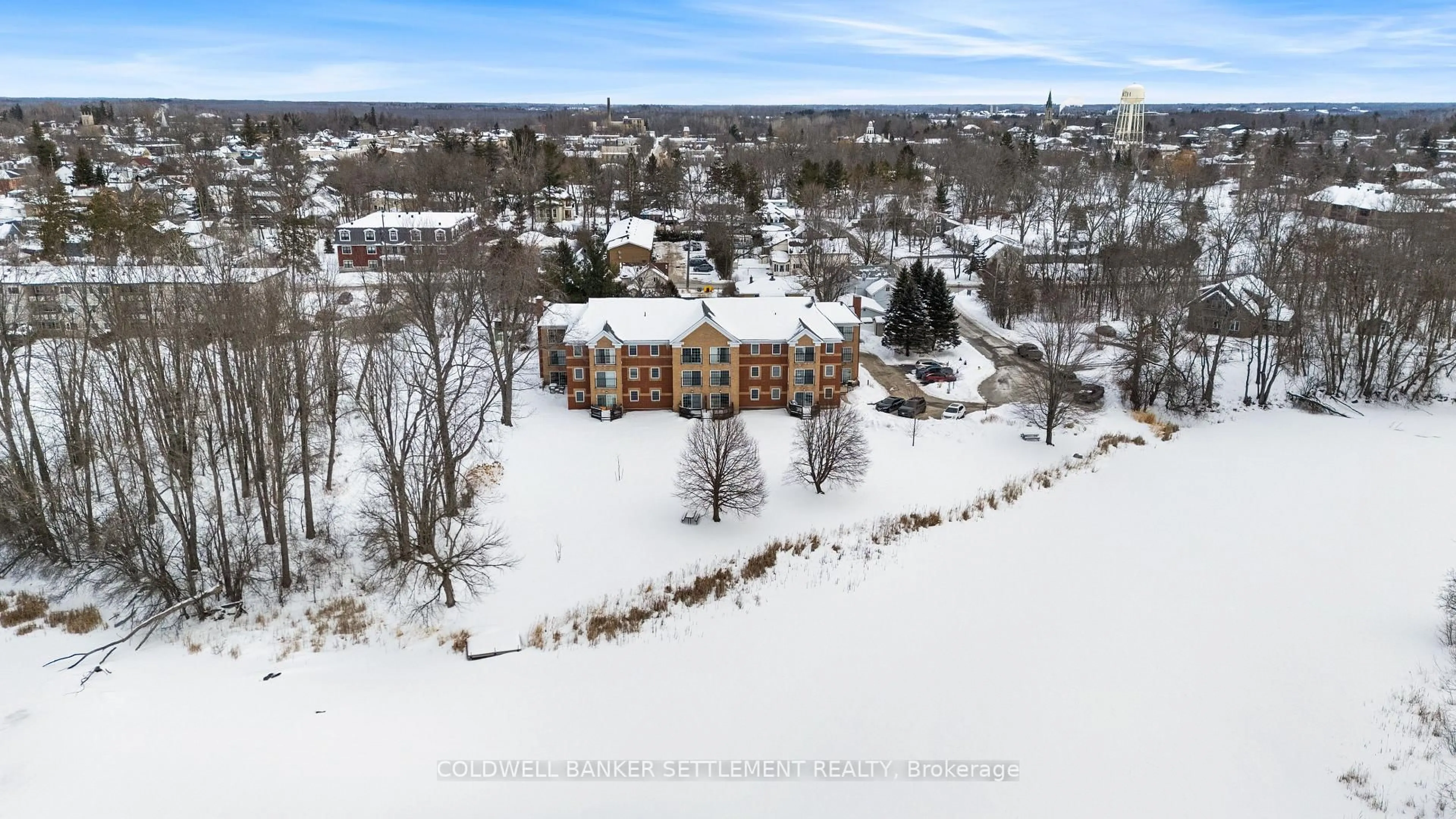 A pic from outside/outdoor area/front of a property/back of a property/a pic from drone, building for 19 John St #201, Perth Ontario K7H 1T8
