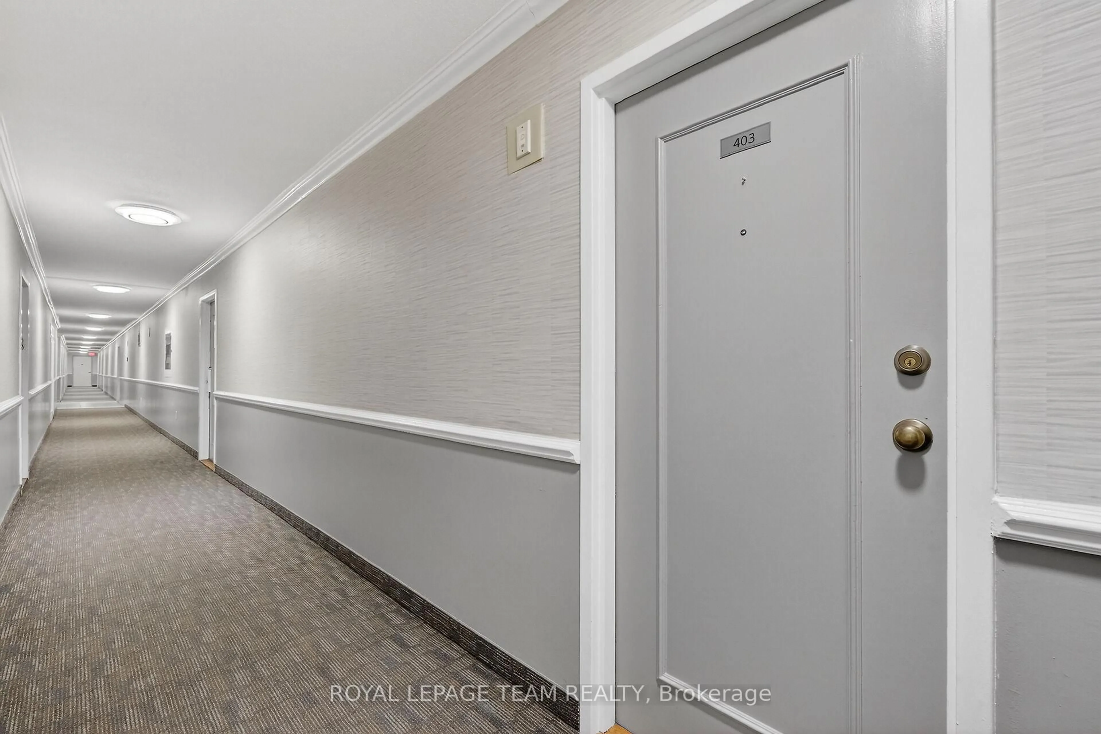Indoor entryway for 2400 Virginia Dr Dr #403, Ottawa Ontario K1H 8L3