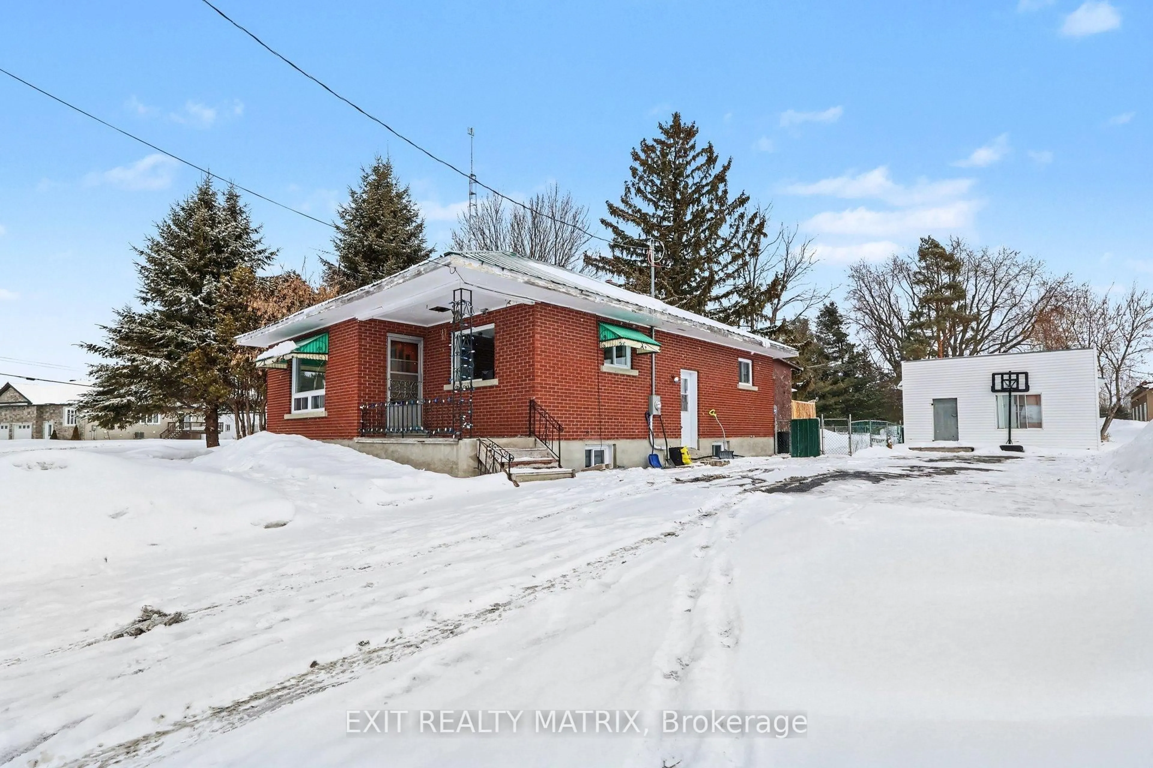 A pic from outside/outdoor area/front of a property/back of a property/a pic from drone, unknown for 2 St Polycarp St, North Stormont Ontario K0C 1W0