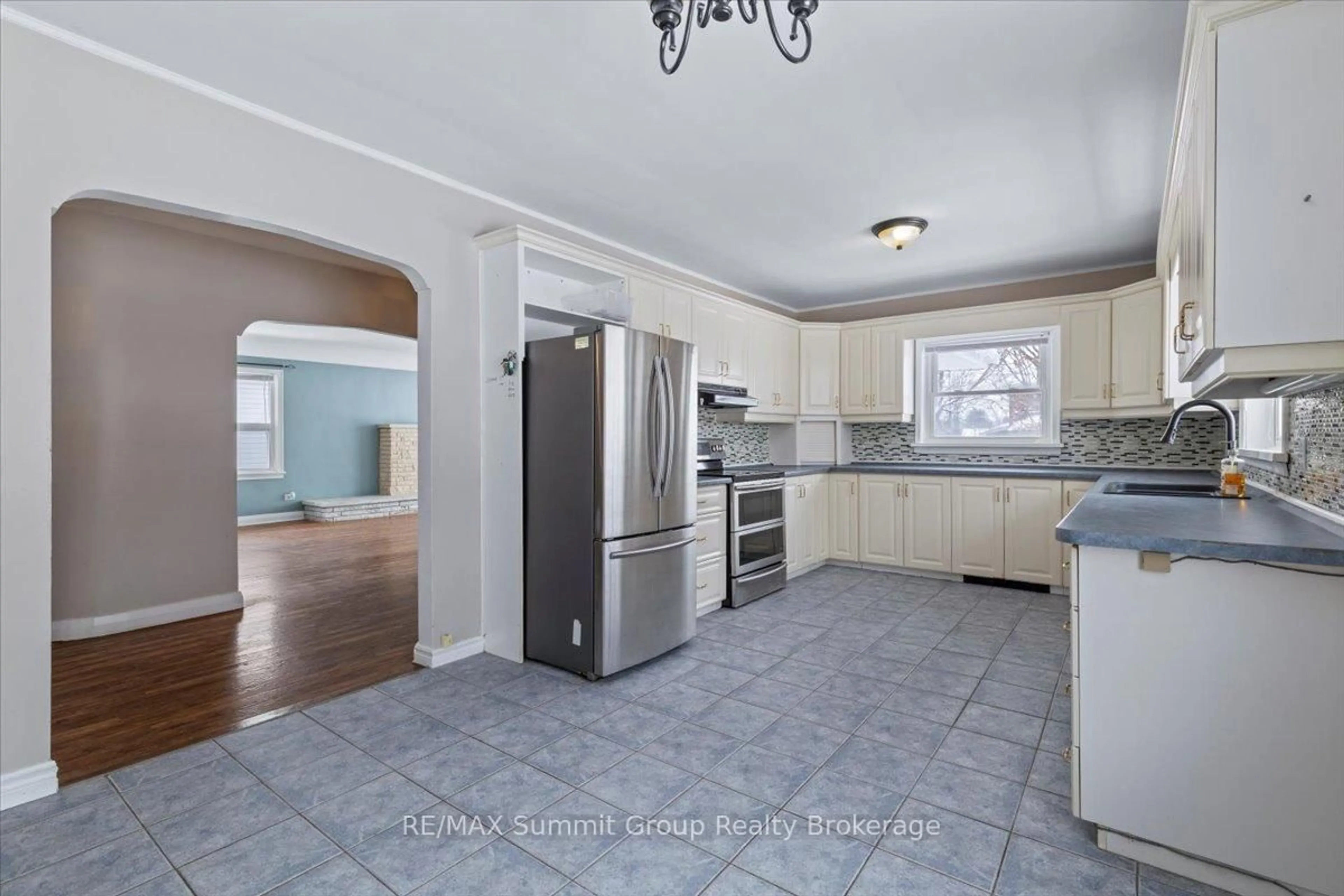Open concept kitchen, ceramic/tile floor for 45 Toronto Rd, Grey Highlands Ontario N0C 1E0