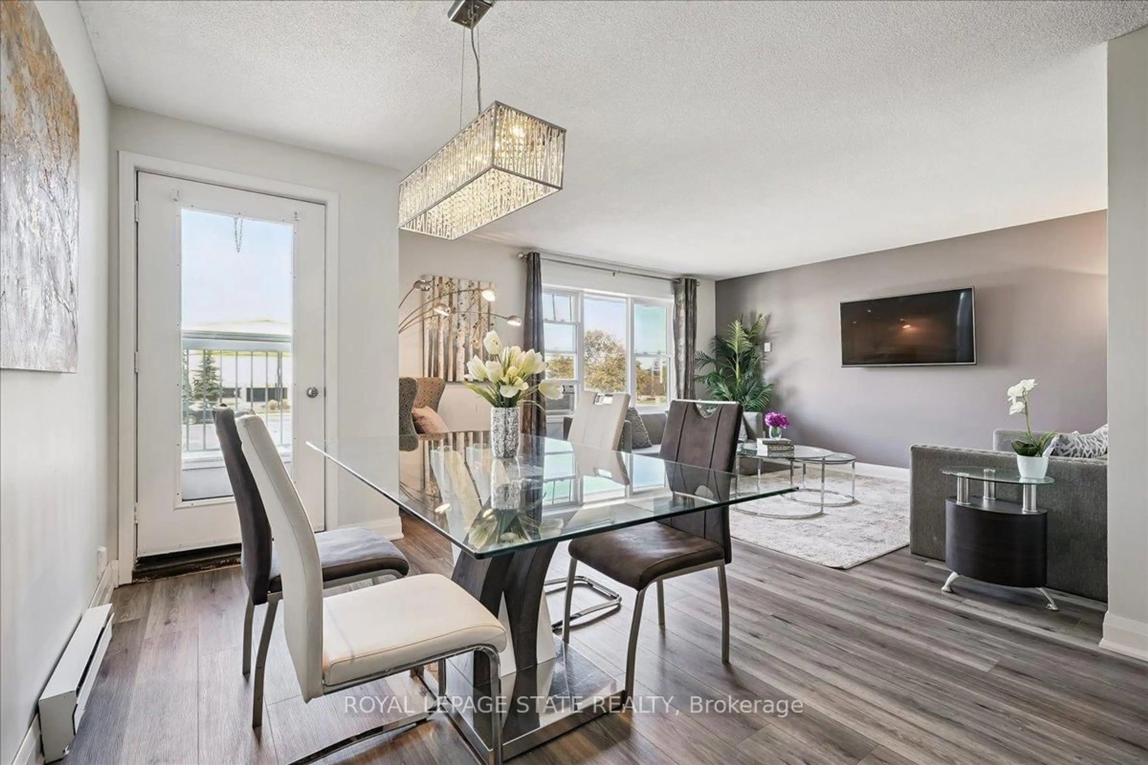 Dining room, unknown for 912 Rymal Rd #7, Hamilton Ontario L8W 3N4