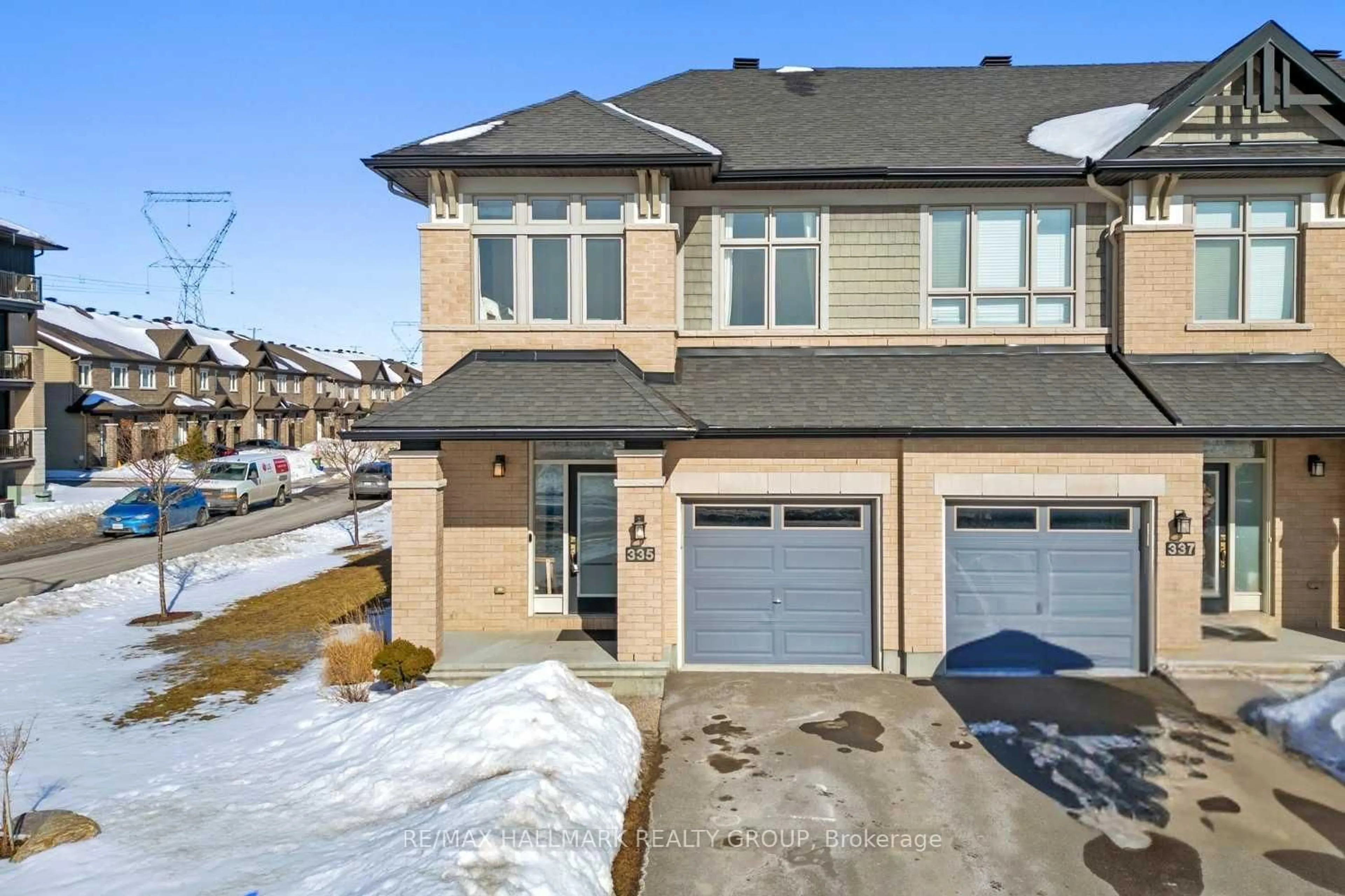 A pic from outside/outdoor area/front of a property/back of a property/a pic from drone, street for 335 Livery St, Ottawa Ontario K2V 0B4