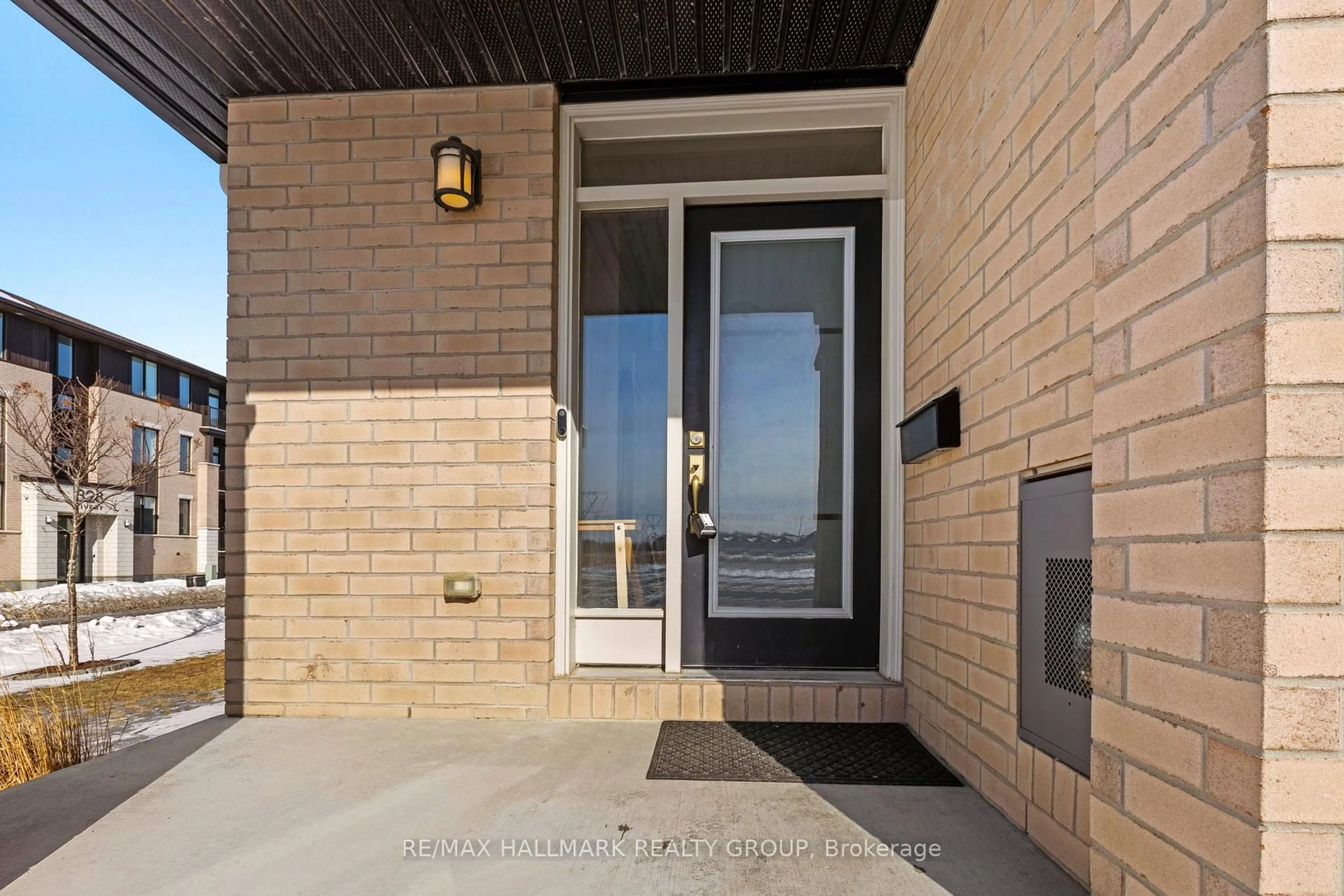 Unknown for 335 Livery St, Ottawa Ontario K2V 0B4