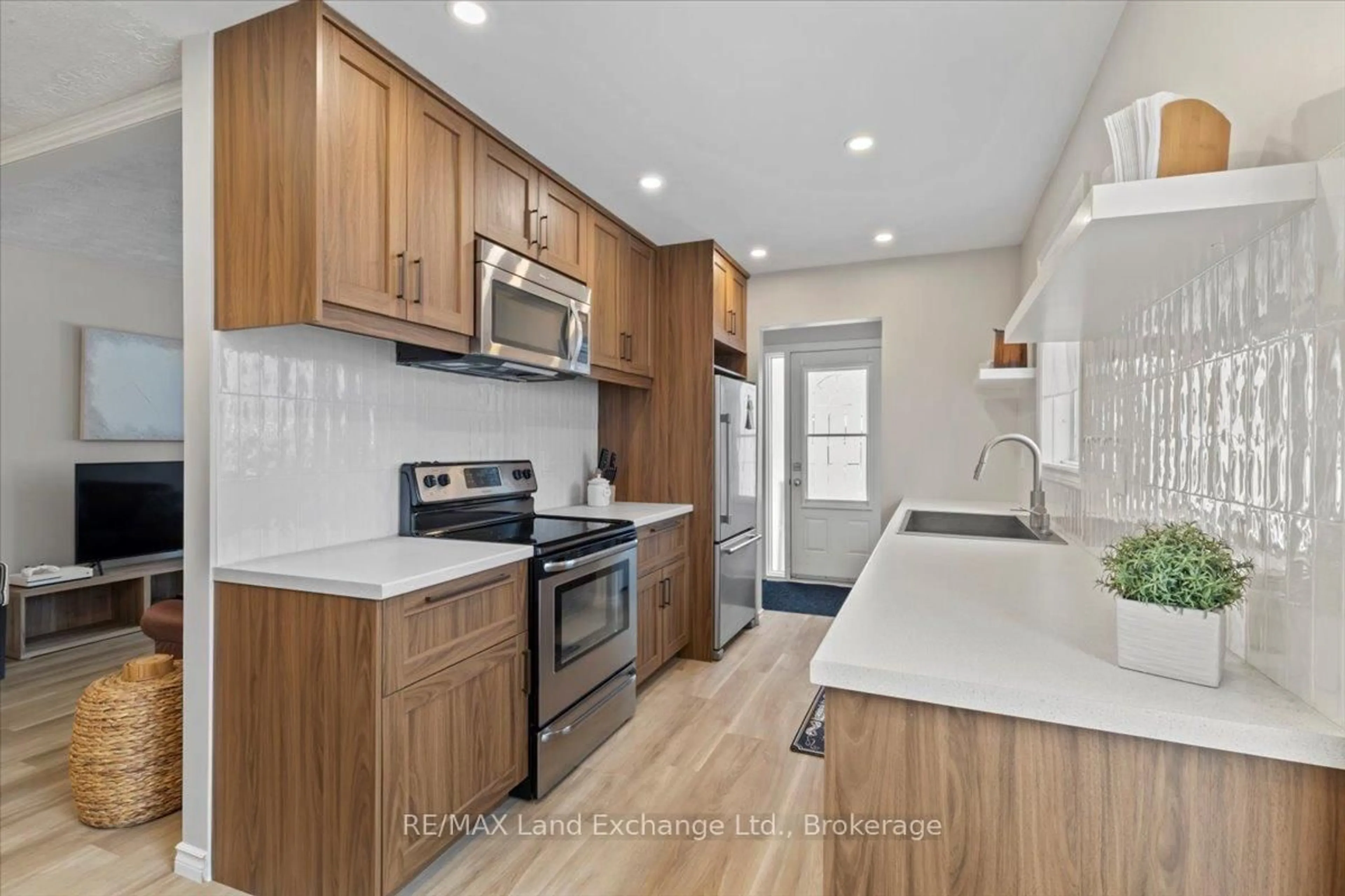 Open concept kitchen, unknown for 283 Bricker St, Saugeen Shores Ontario N0H 2C1