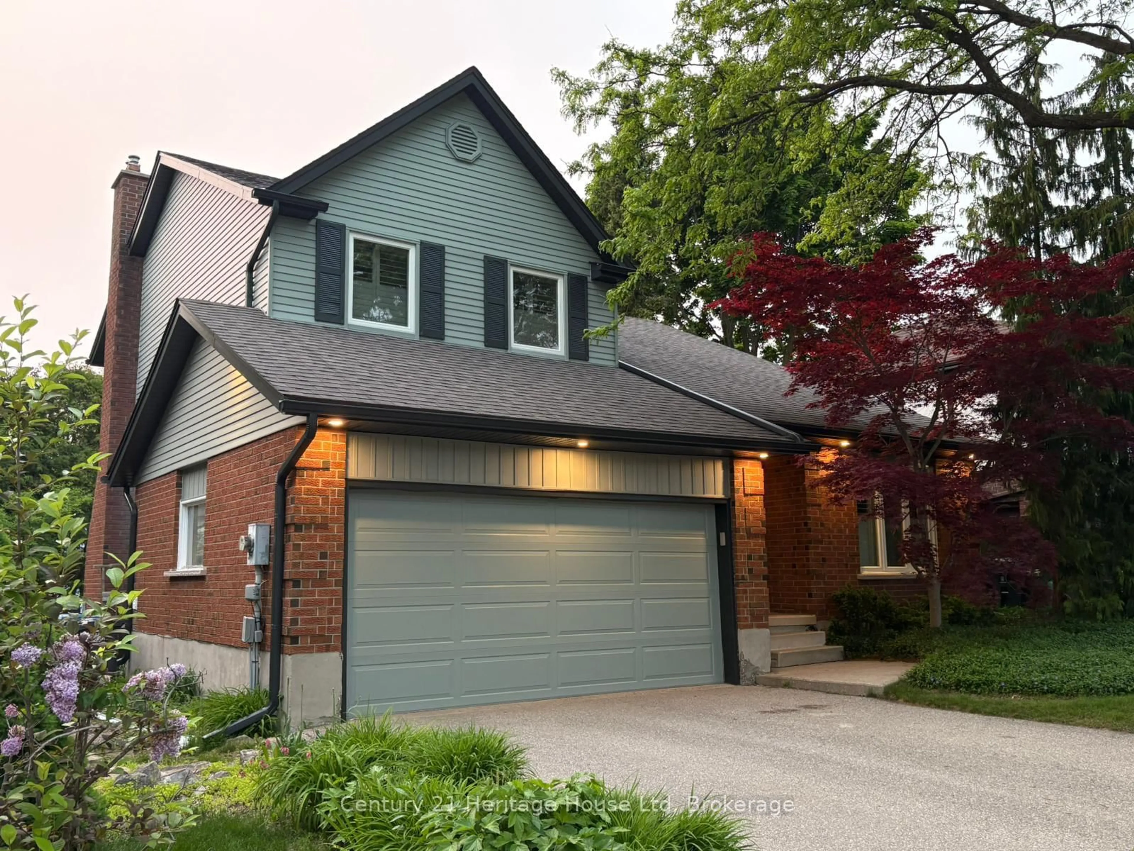 Home with brick exterior material, street for 117 Woodborough Rd, Guelph Ontario N1G 3L7