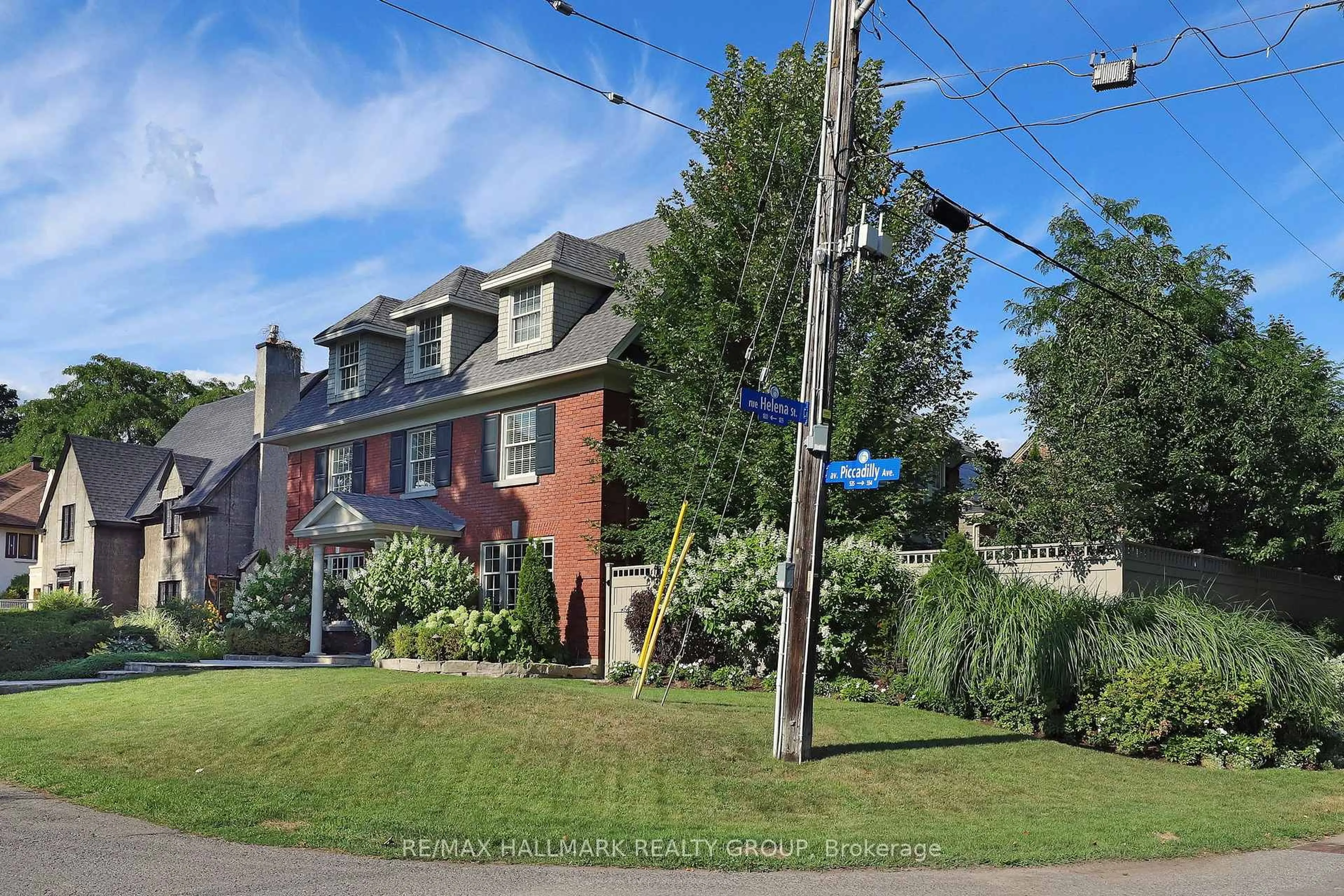 Home with brick exterior material, street for 525 Piccadilly Ave, Ottawa Ontario K1Y 0H7