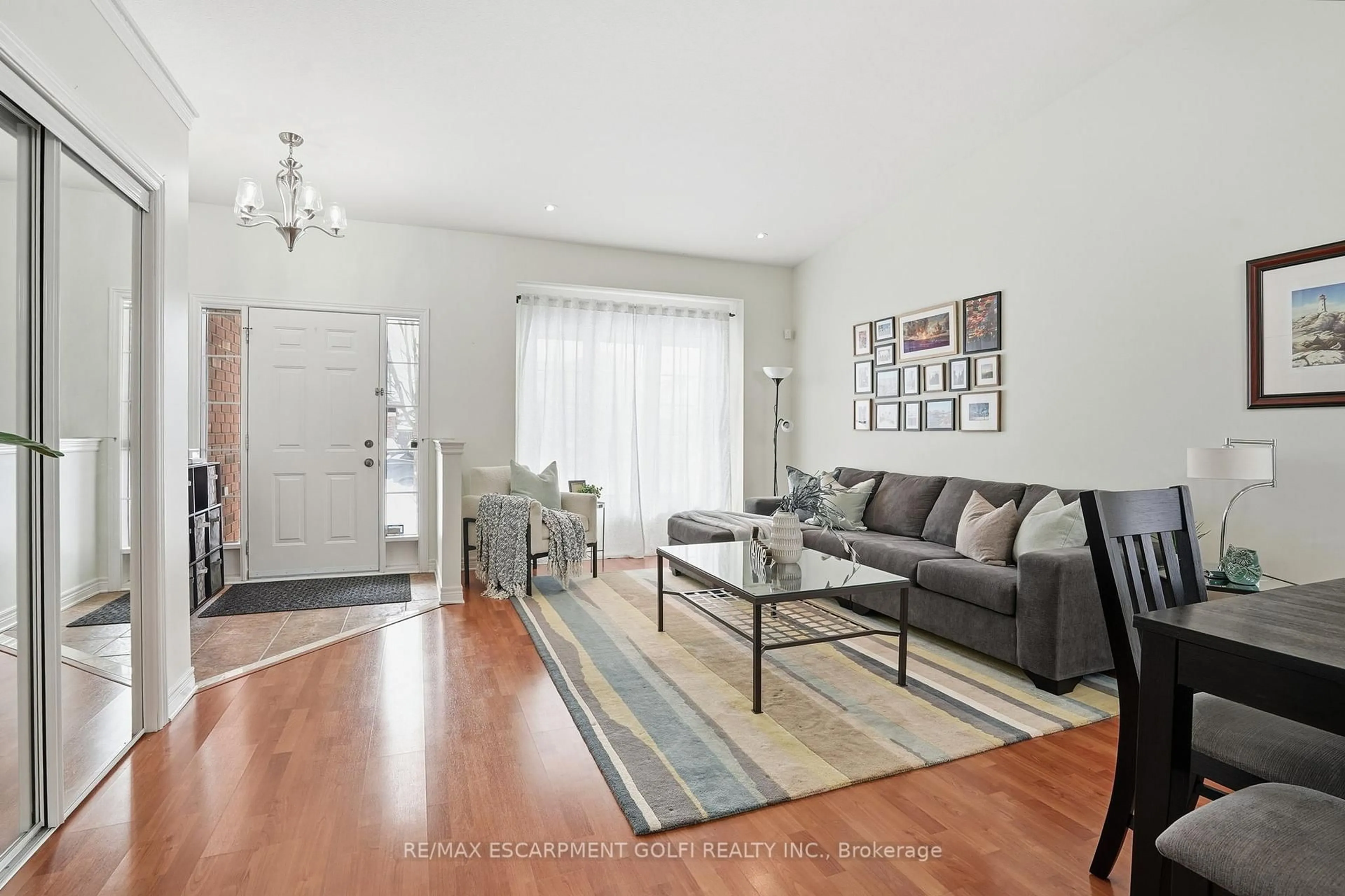Living room with furniture, unknown for 8407 Heikoop Cres, Niagara Falls Ontario L2H 3J7