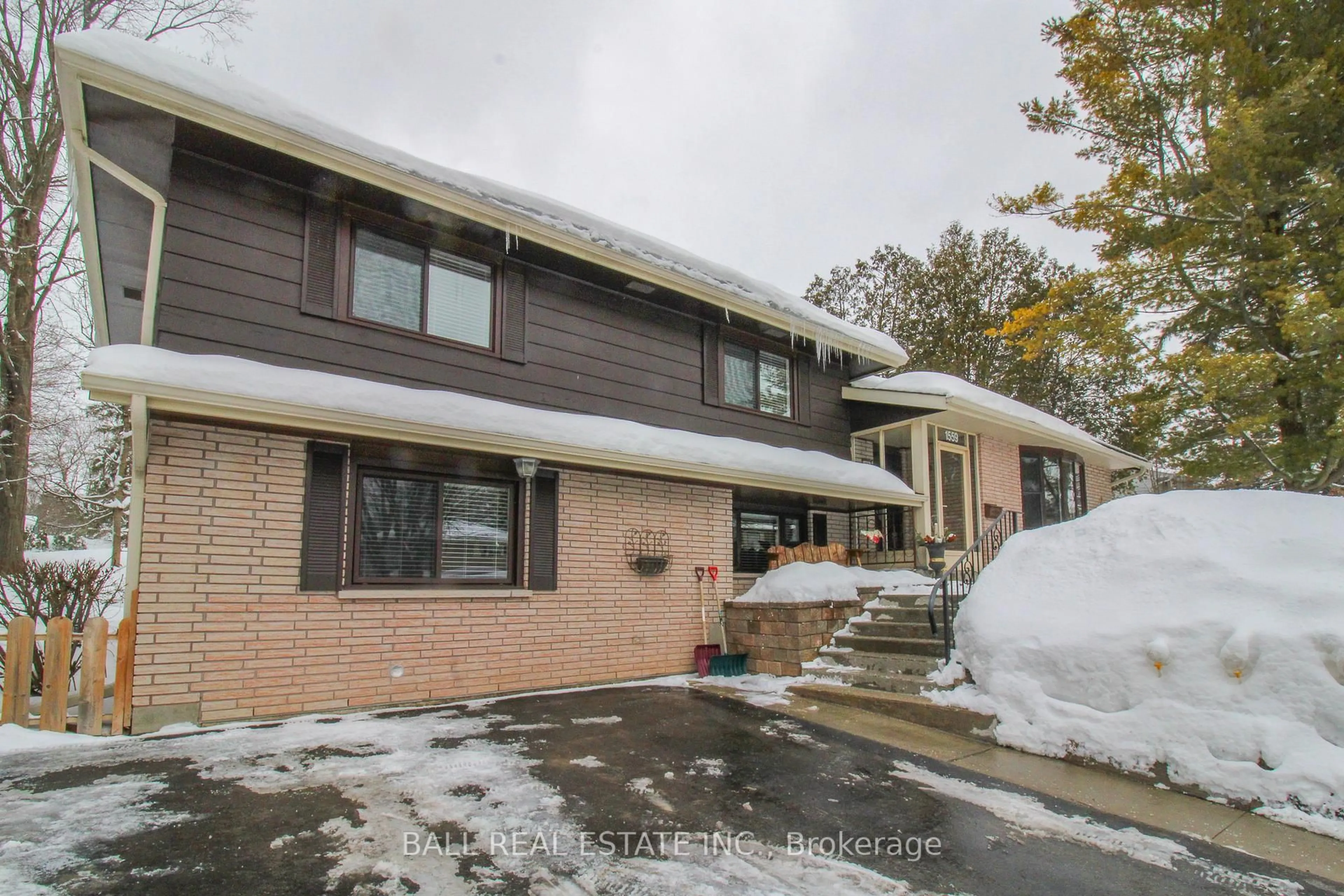 Home with brick exterior material, street for 1559 Westbrook Dr, Peterborough Ontario K9J 6R6