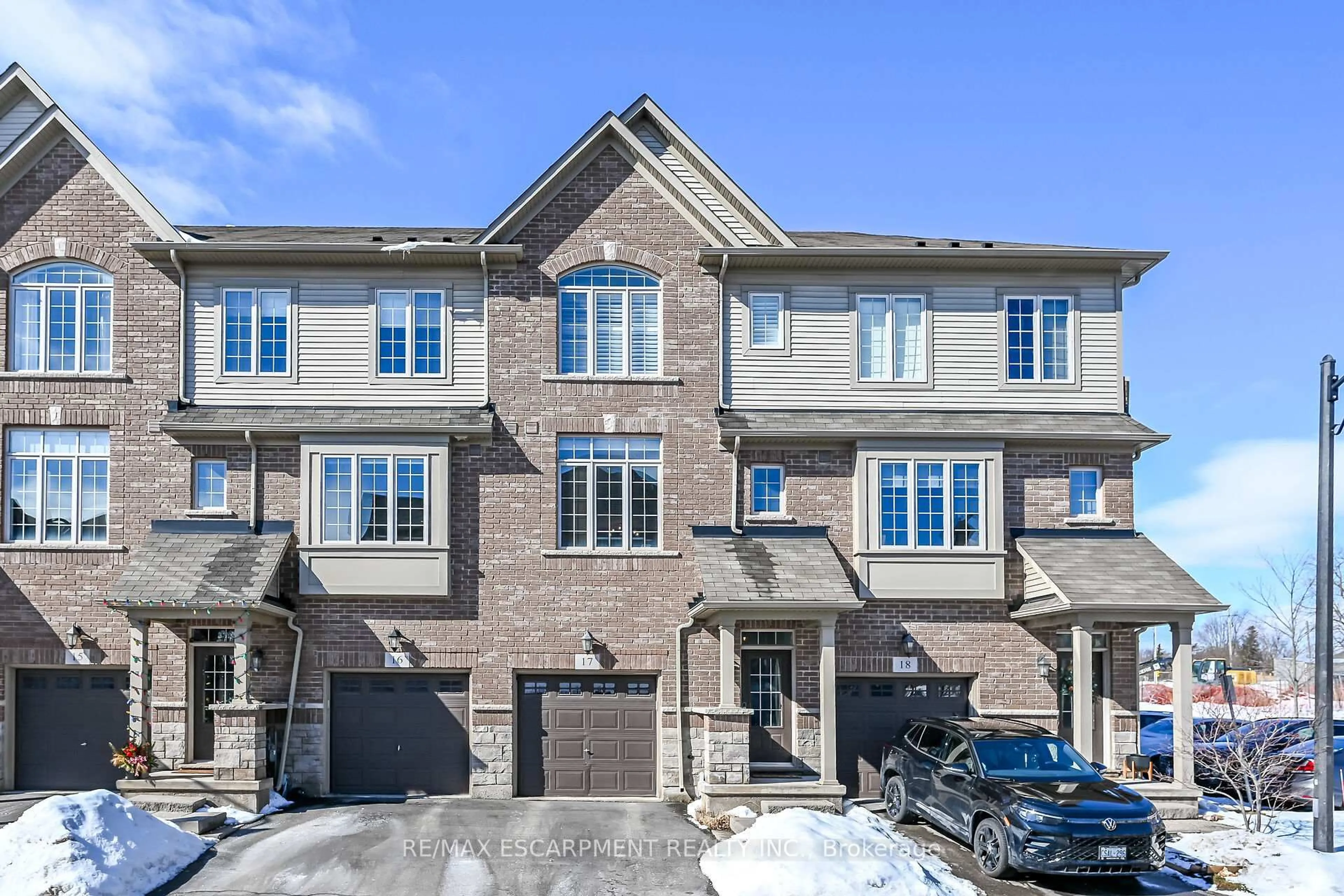 A pic from outside/outdoor area/front of a property/back of a property/a pic from drone, street for 257 Parkside Dr #17, Hamilton Ontario L8B 0W5