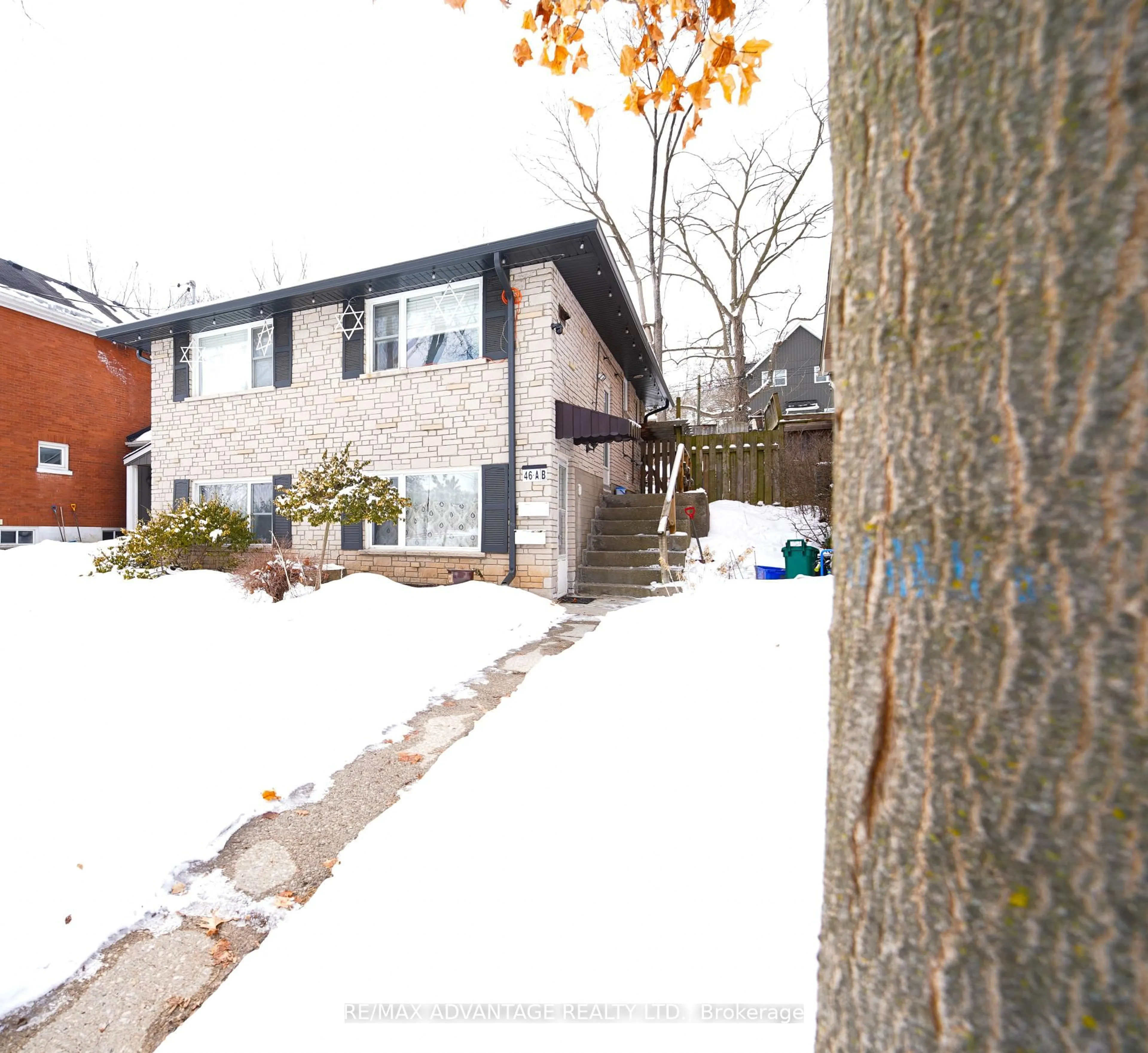 Home with brick exterior material, street for 46 Forest Rd, Cambridge Ontario N1S 3B5