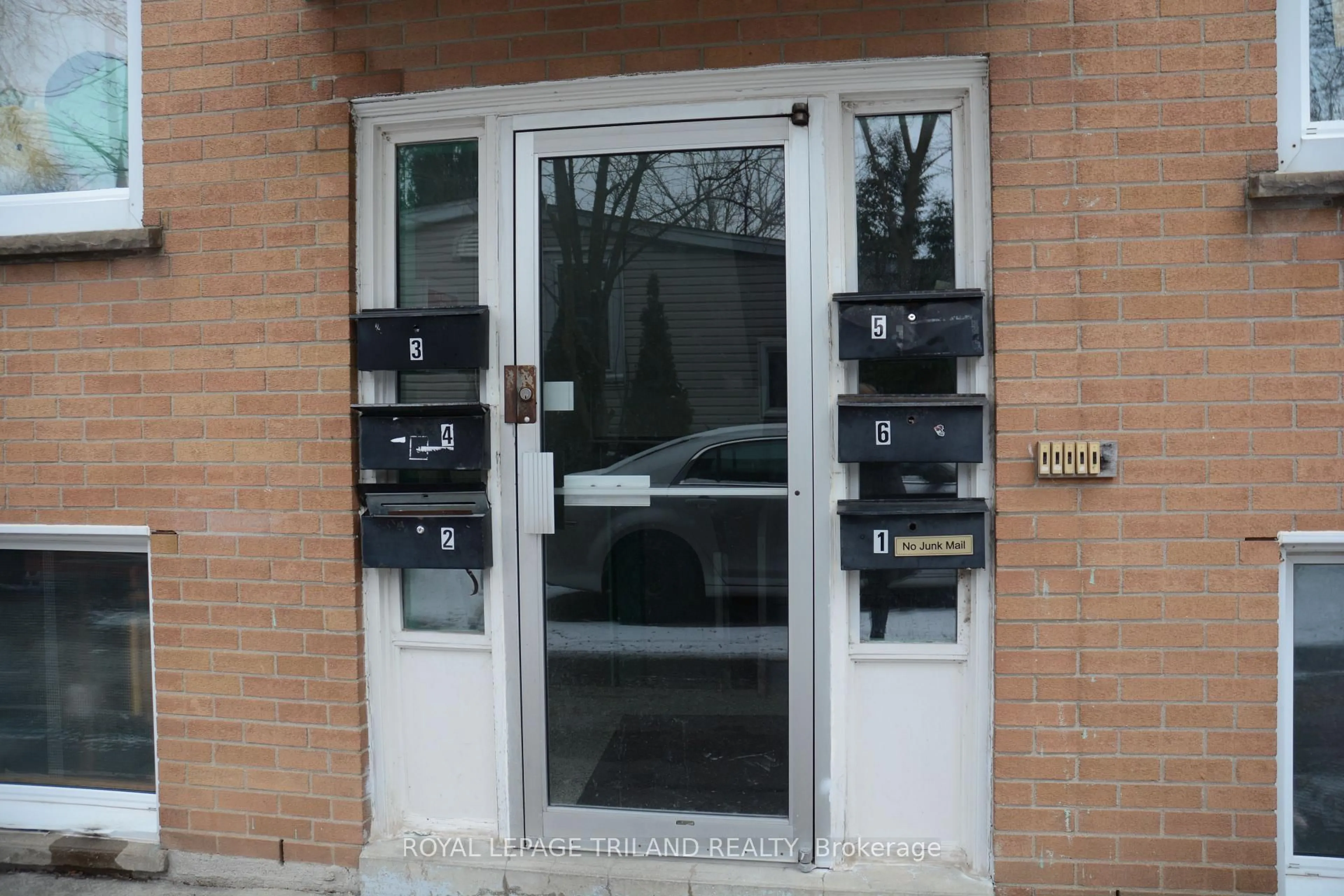 Indoor foyer for 17 Emery St, London South Ontario N6J 1R3