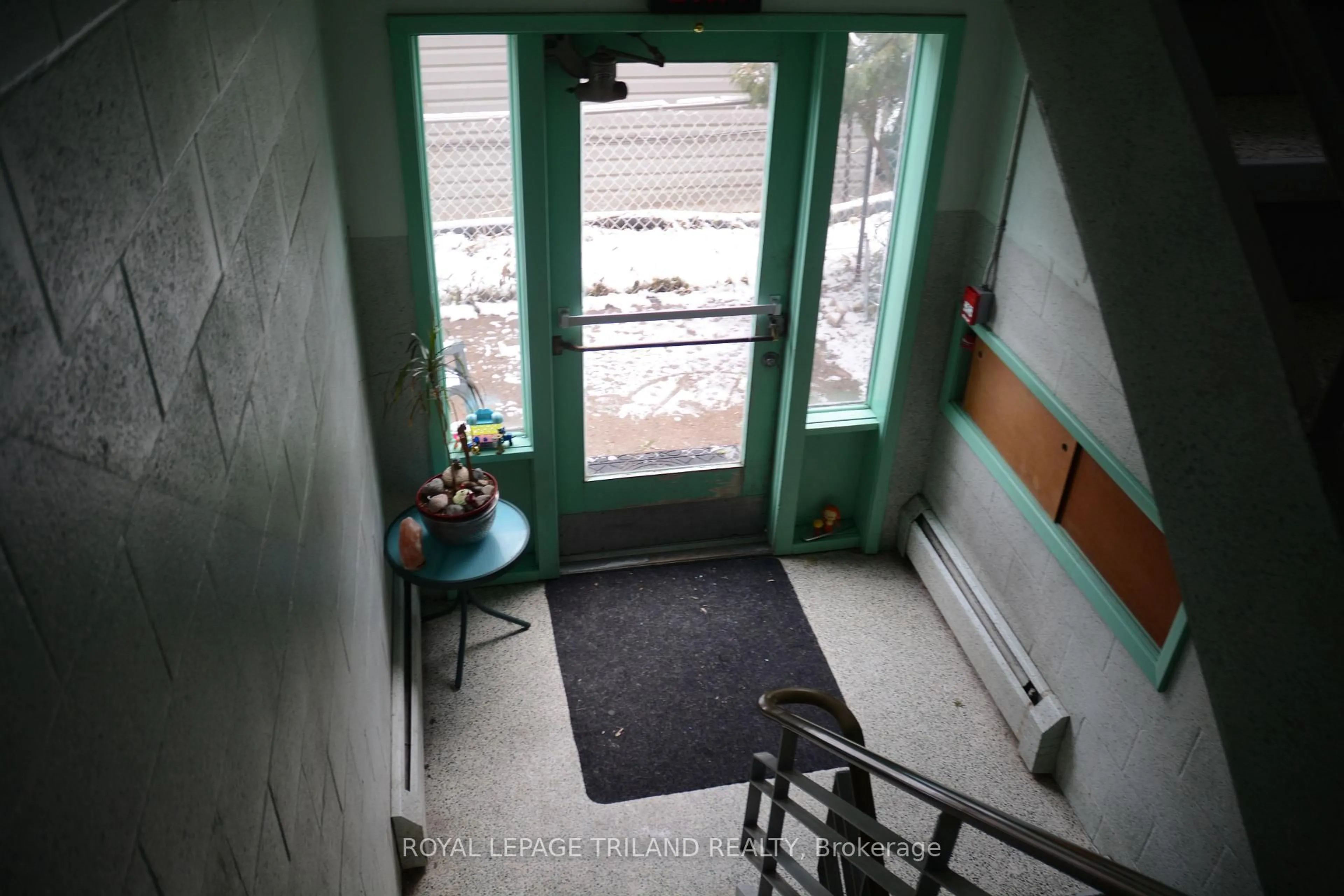 Unknown for 17 Emery St, London South Ontario N6J 1R3