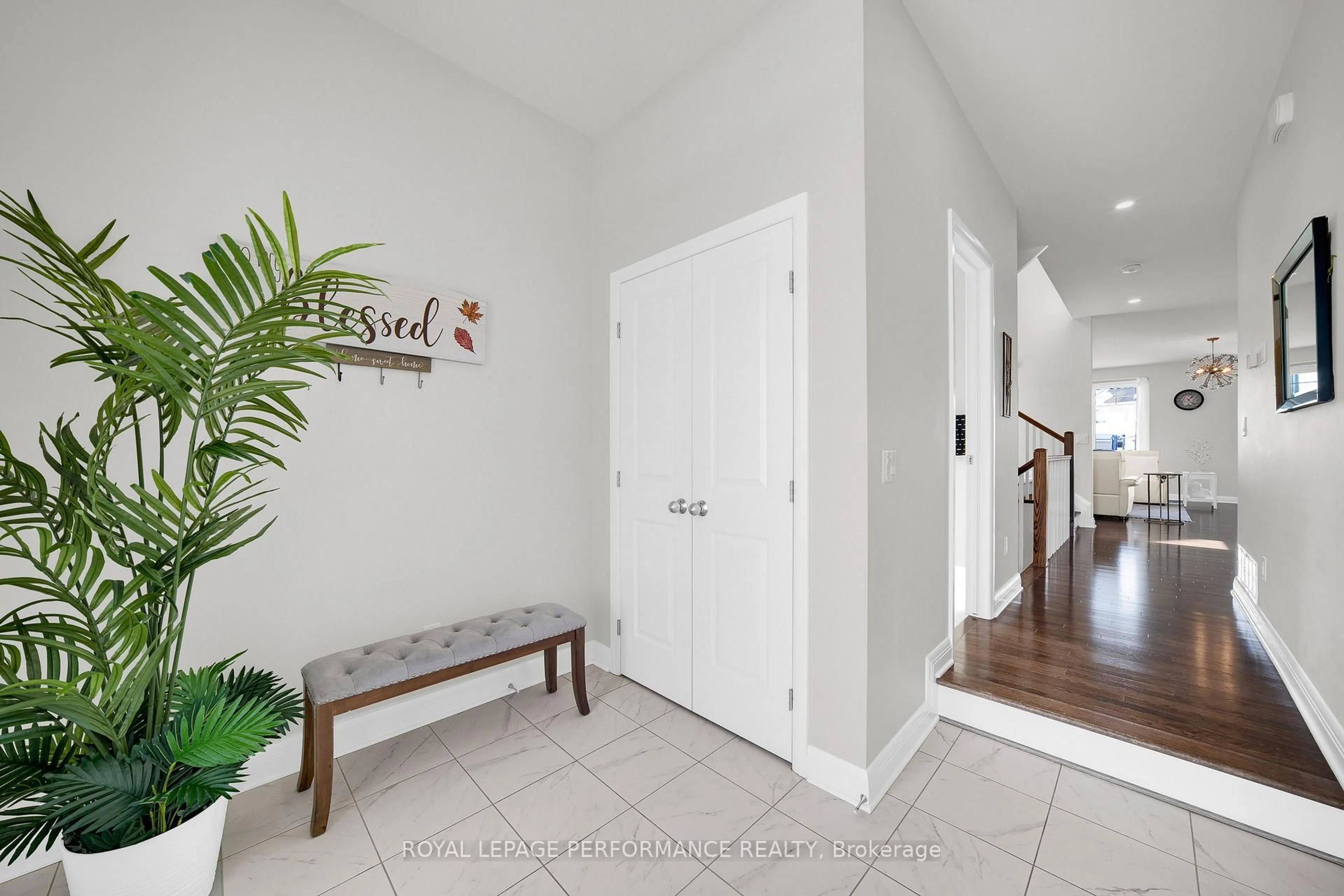 Indoor entryway for 283 Kilspindie Rdge, Ottawa Ontario K2J 5M8