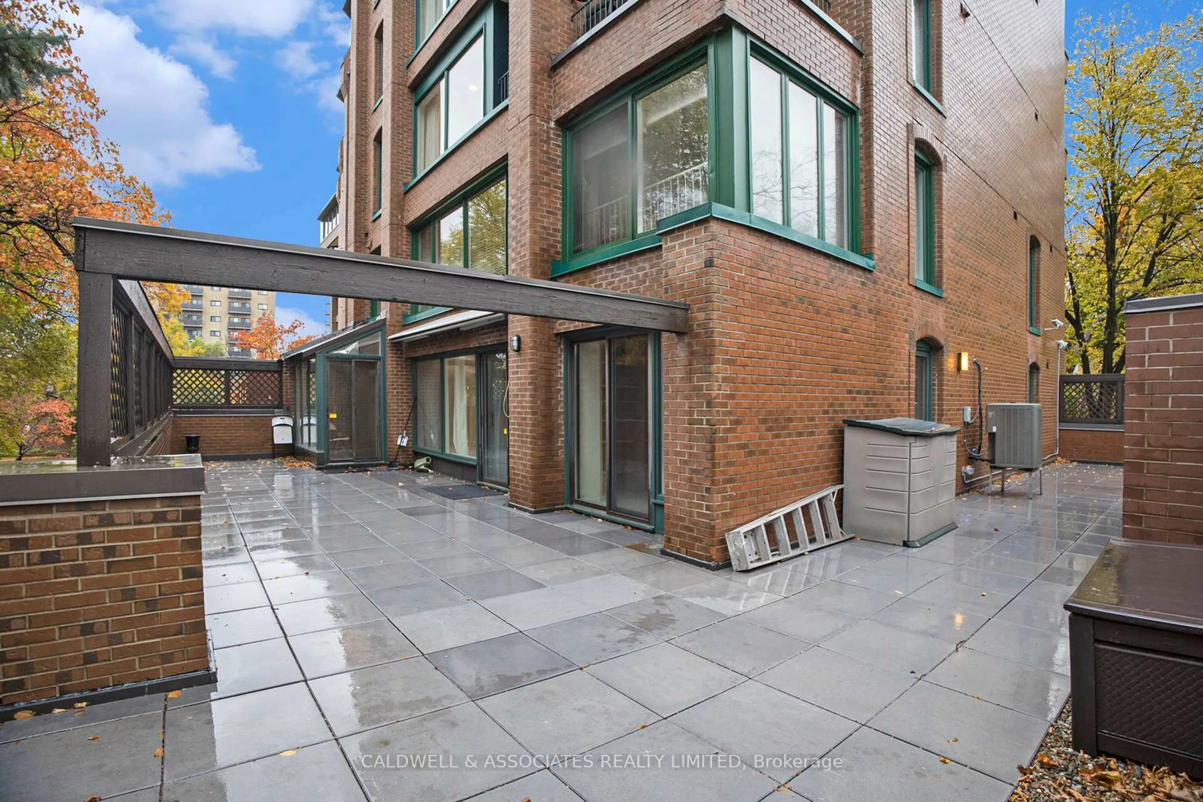 Patio, building for 140 Rideau Terr #1, Ottawa Ontario K1M 0Z2