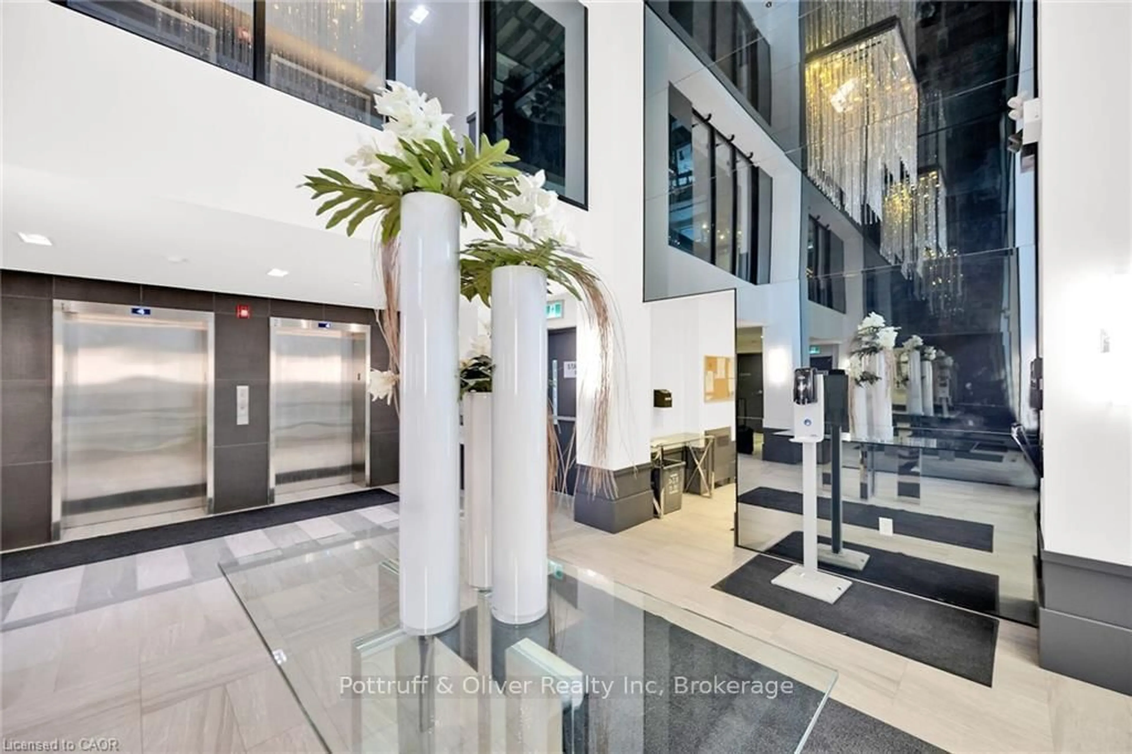 Indoor foyer for 10 Concord Pl #110, Grimsby Ontario L3M 0G6