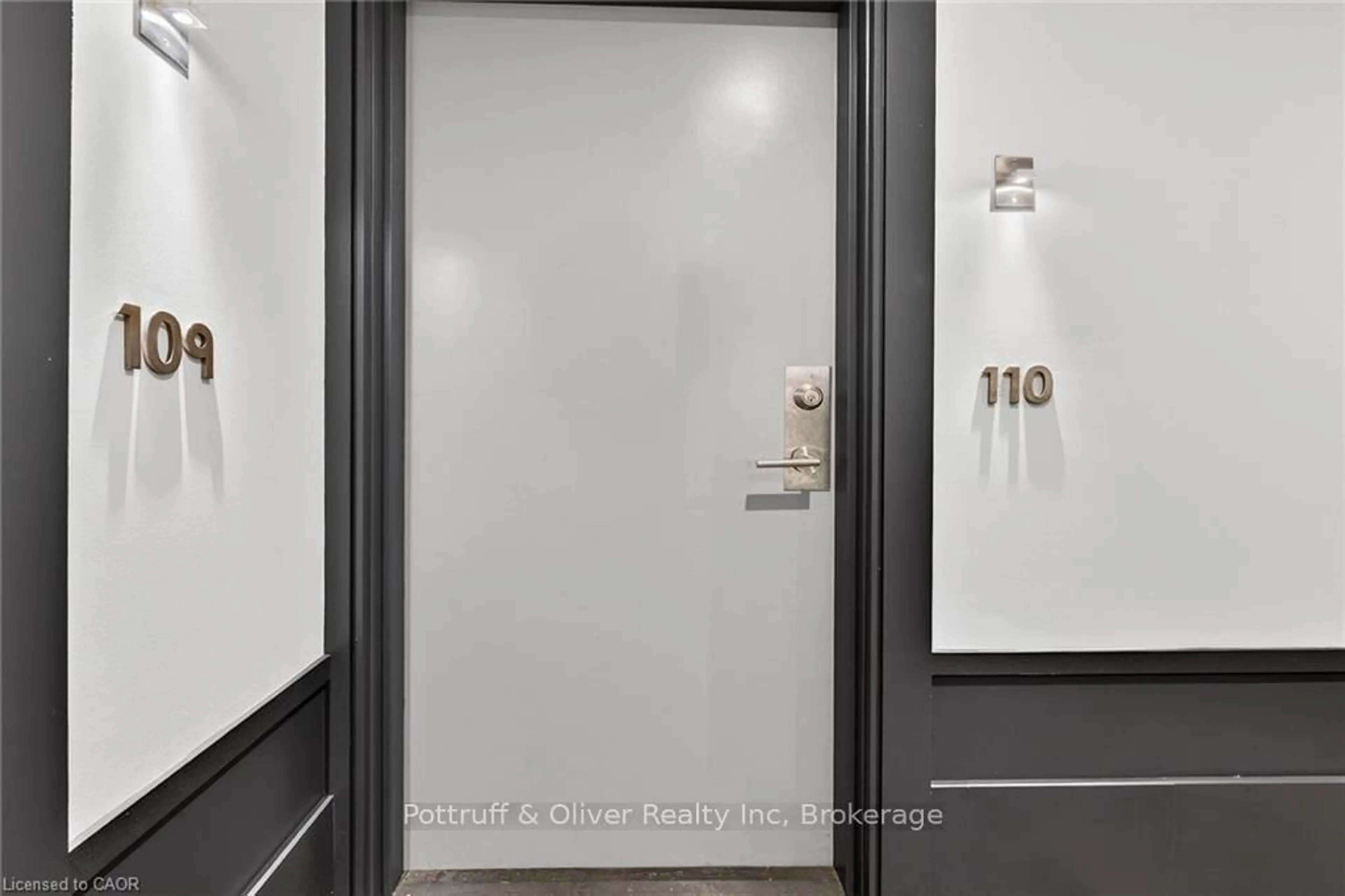 Indoor entryway for 10 Concord Pl #110, Grimsby Ontario L3M 0G6