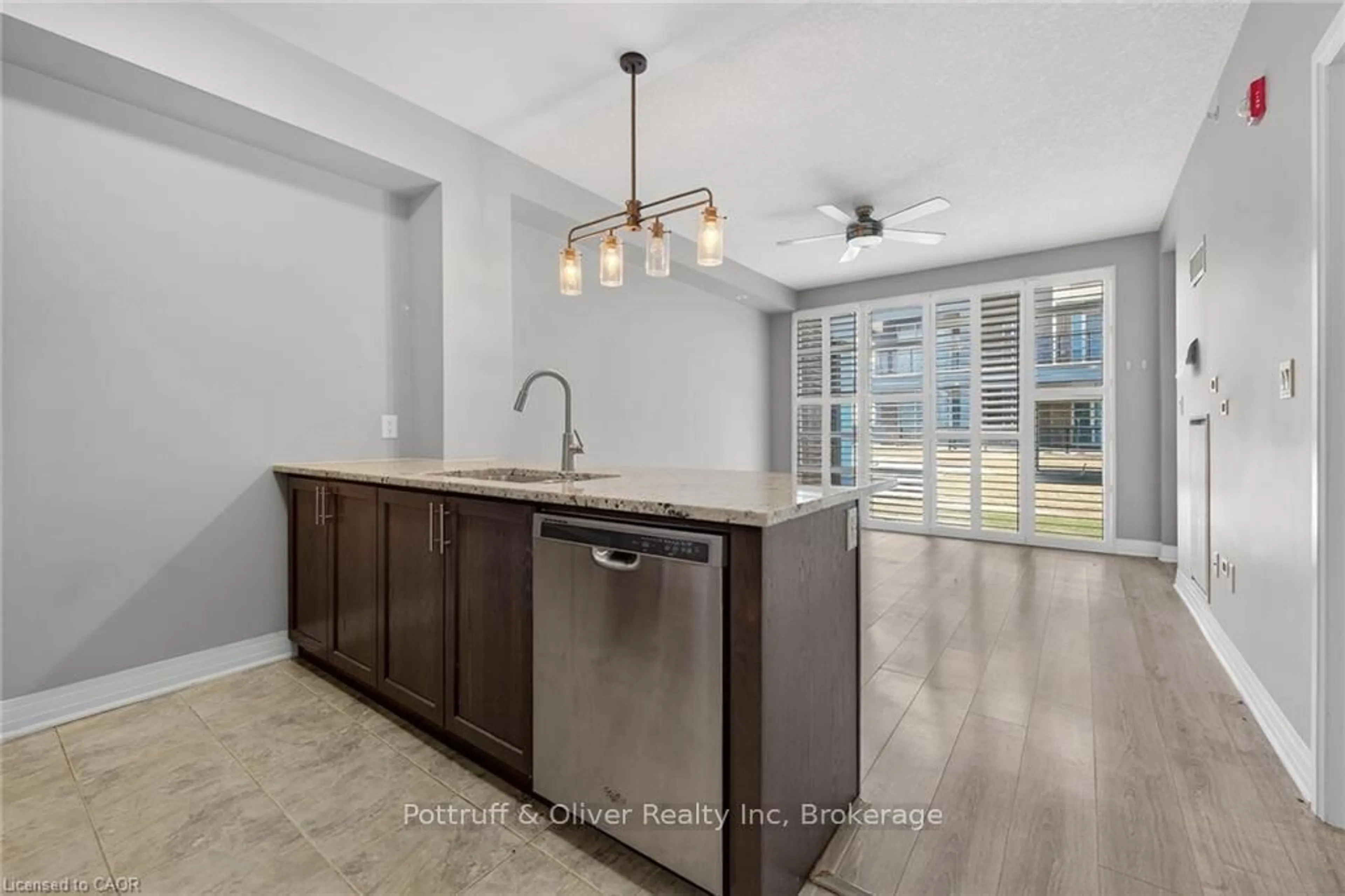 Open concept kitchen, unknown for 10 Concord Pl #110, Grimsby Ontario L3M 0G6