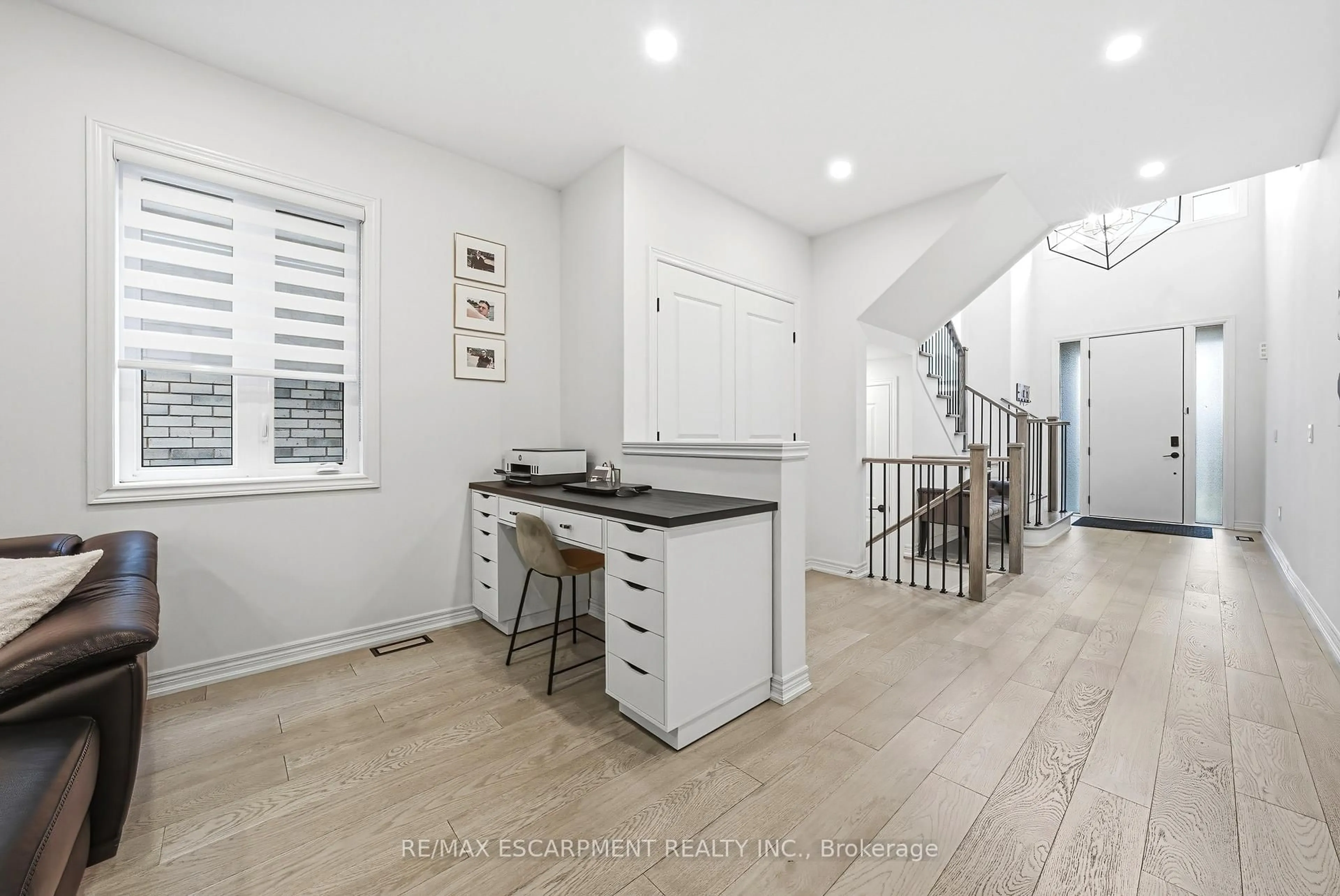 Open concept kitchen, unknown for 90 Robertson Rd, Hamilton Ontario L9K 0H8