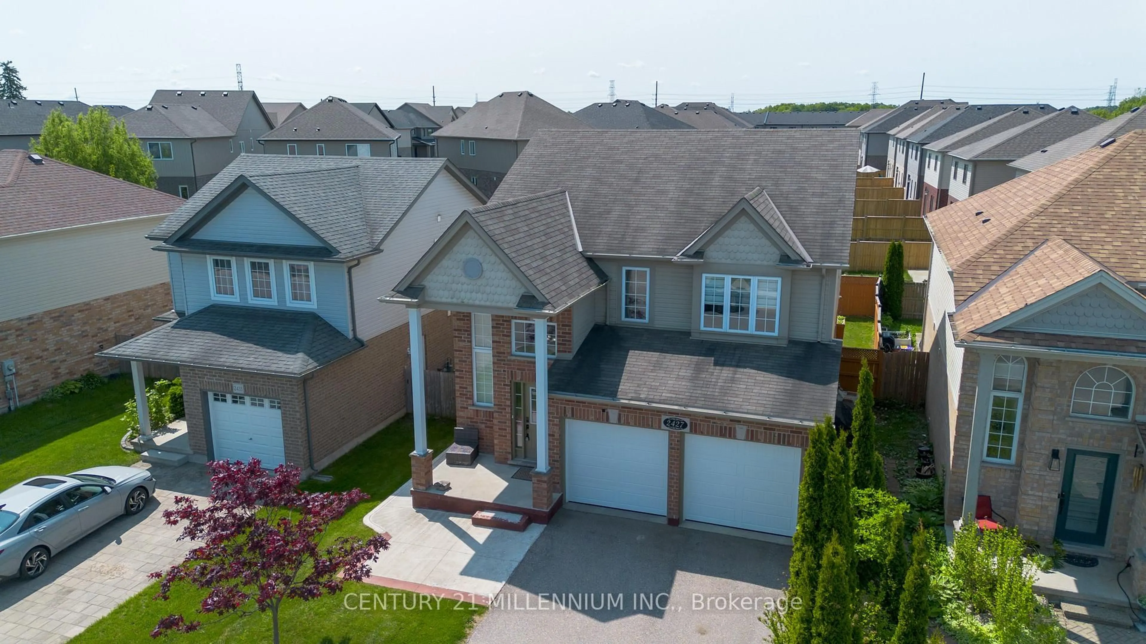 A pic from outside/outdoor area/front of a property/back of a property/a pic from drone, street for 2427 Asima Dr, London South Ontario N6M 0B3
