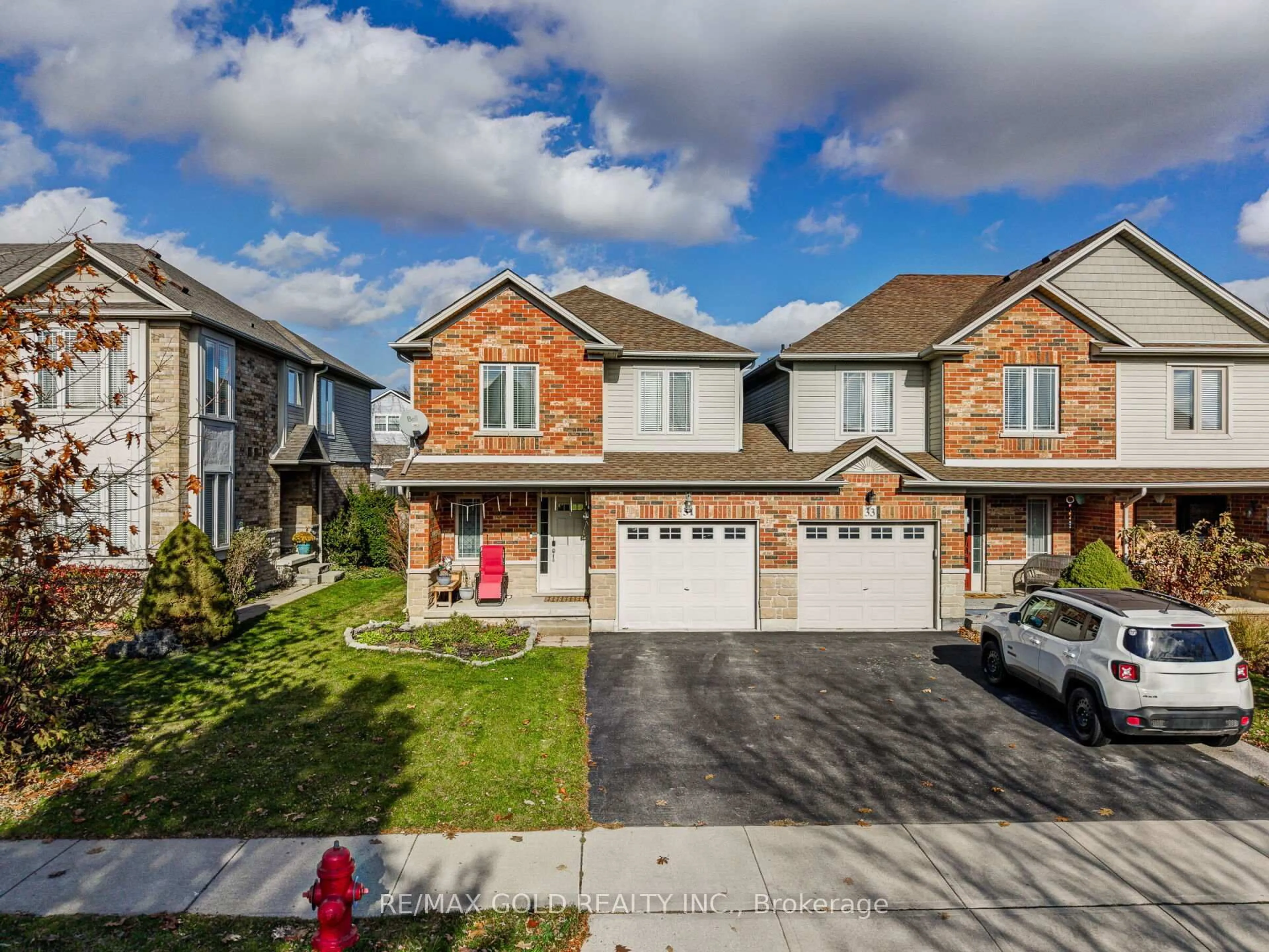 A pic from outside/outdoor area/front of a property/back of a property/a pic from drone, street for 31 DONALD BELL Dr, Hamilton Ontario L0R 1C0
