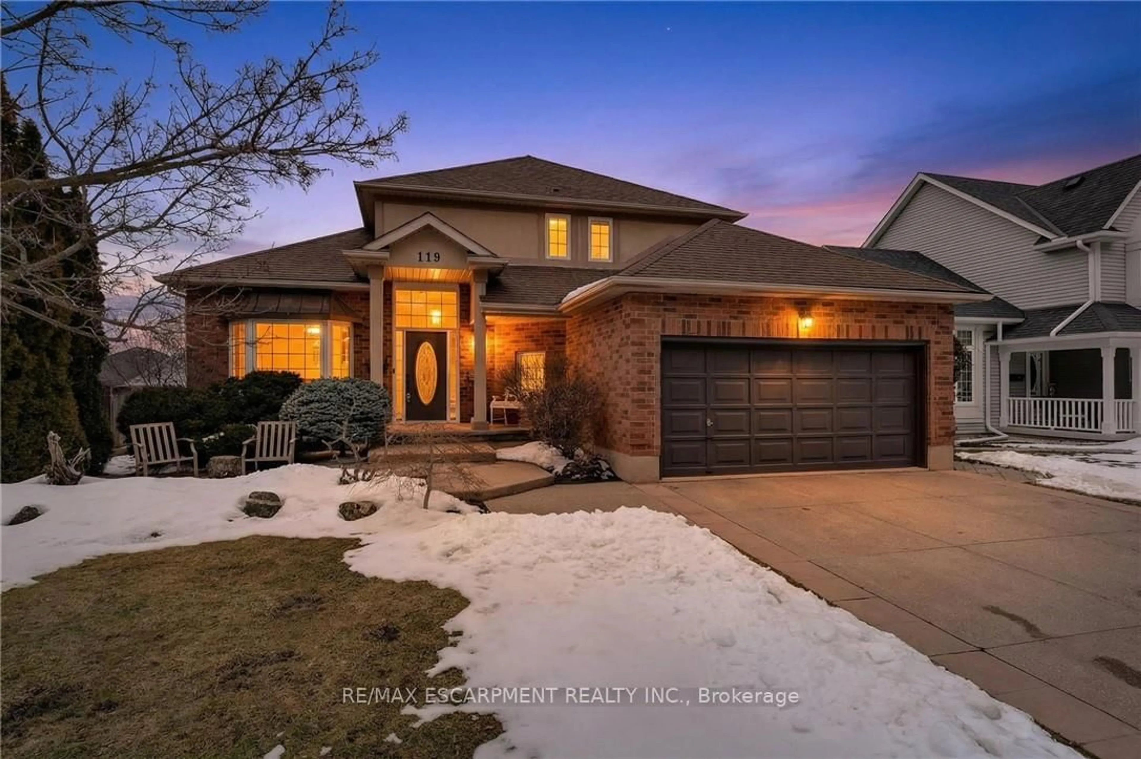 Home with brick exterior material, street for 119 Dorchester Dr, Grimsby Ontario L3M 5H5