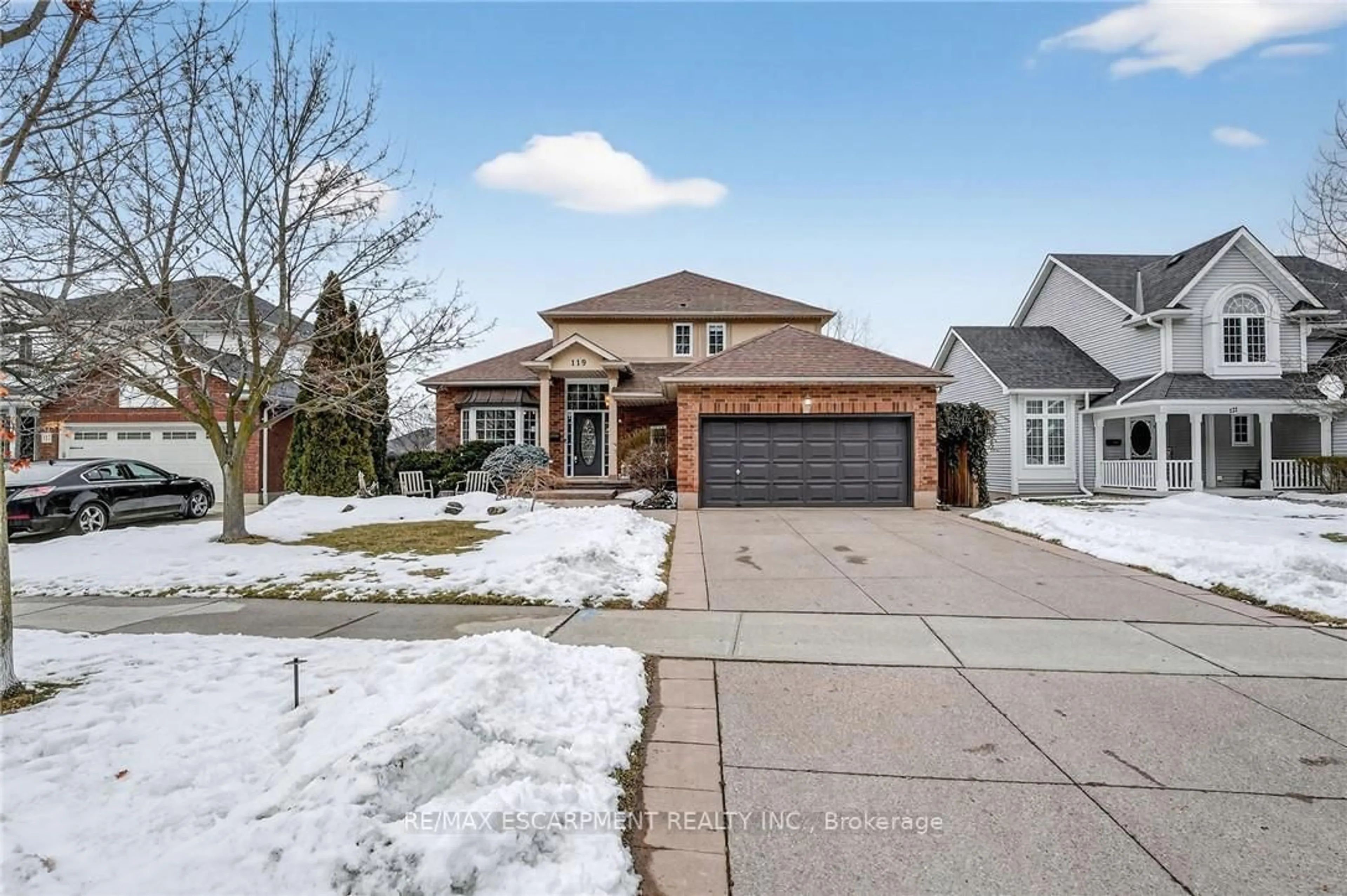 Home with brick exterior material, street for 119 Dorchester Dr, Grimsby Ontario L3M 5H5