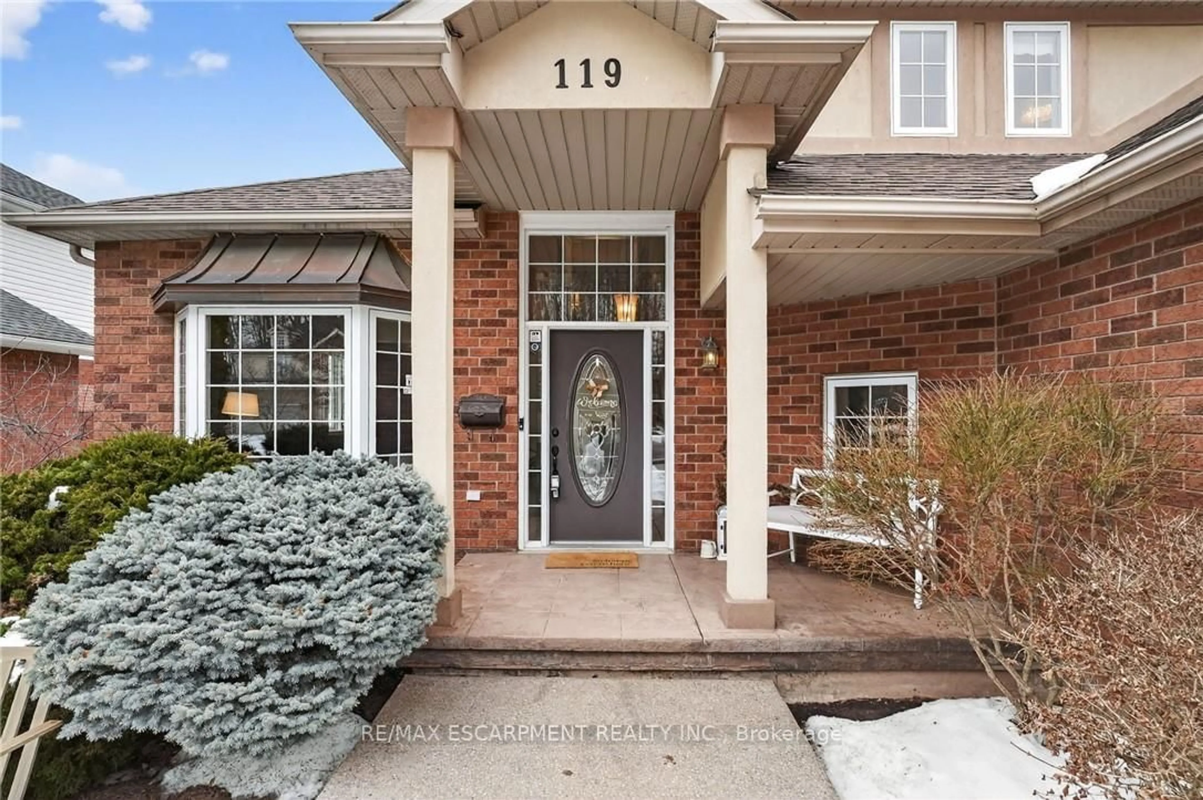 Home with brick exterior material, street for 119 Dorchester Dr, Grimsby Ontario L3M 5H5