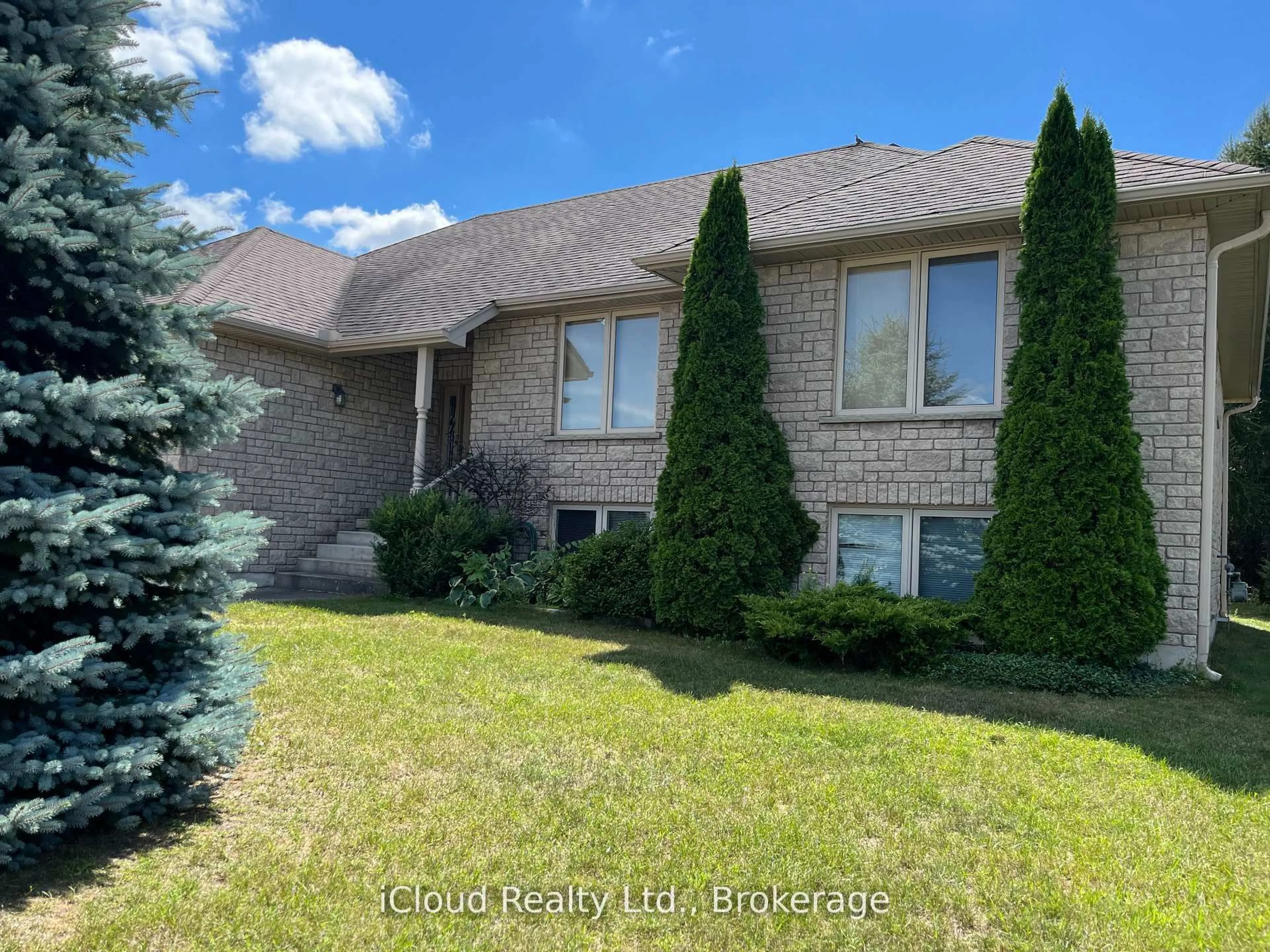 Home with brick exterior material, unknown for 782 Brentwood Dr, Saugeen Shores Ontario N0H 2C4