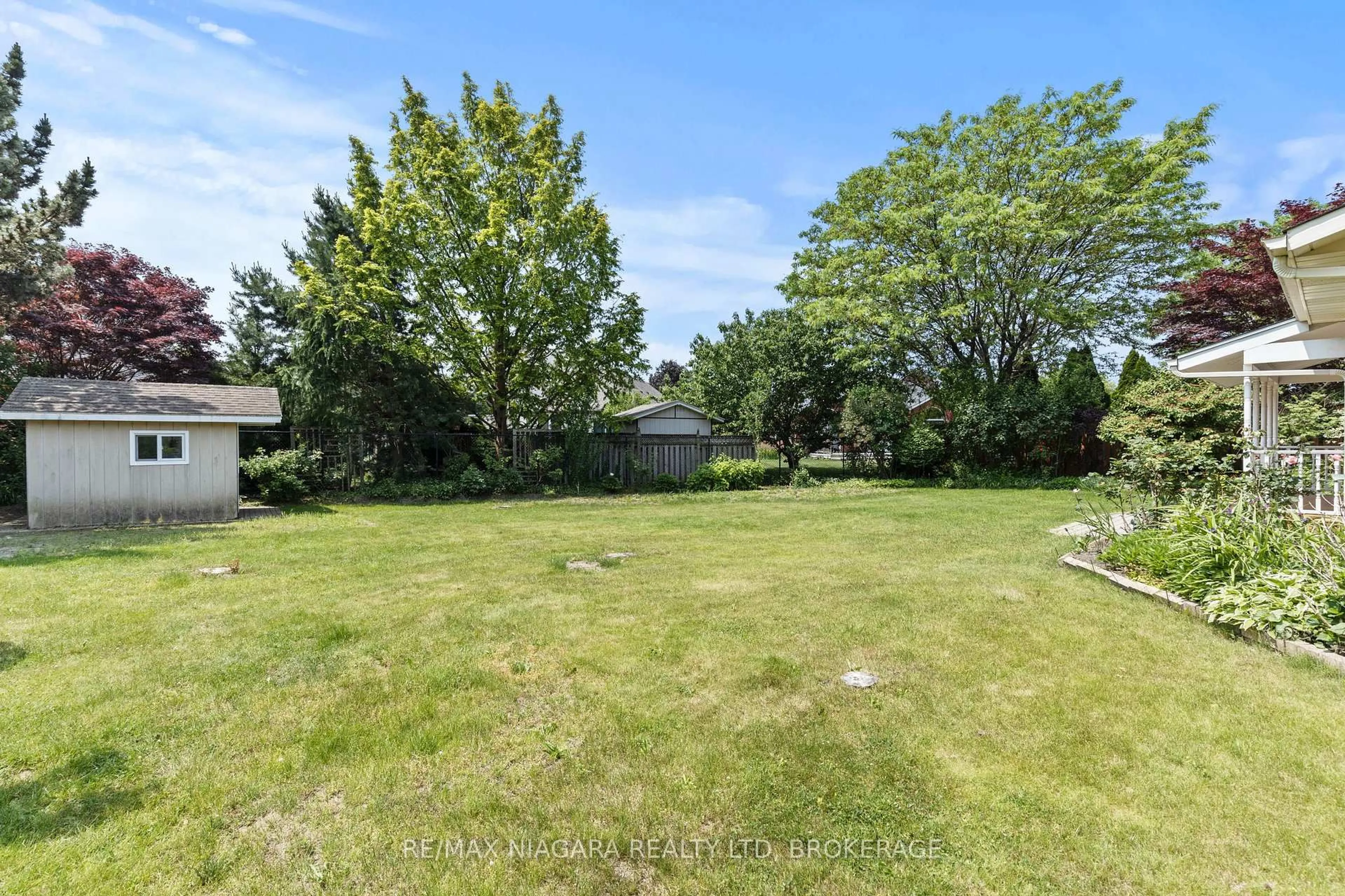 A pic from outside/outdoor area/front of a property/back of a property/a pic from drone, unknown for 67 THE PROMENADE, Niagara-on-the-Lake Ontario L0S 1J0