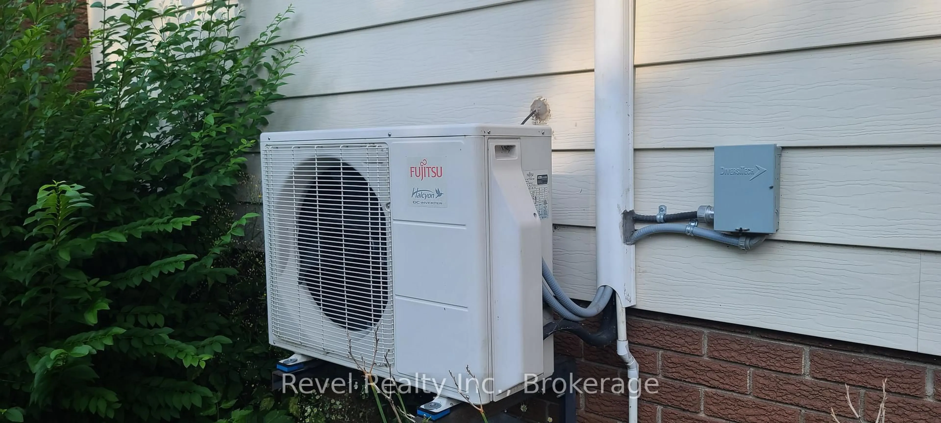 A pic of a room for 555 19th St, Owen Sound Ontario N4K 6B3