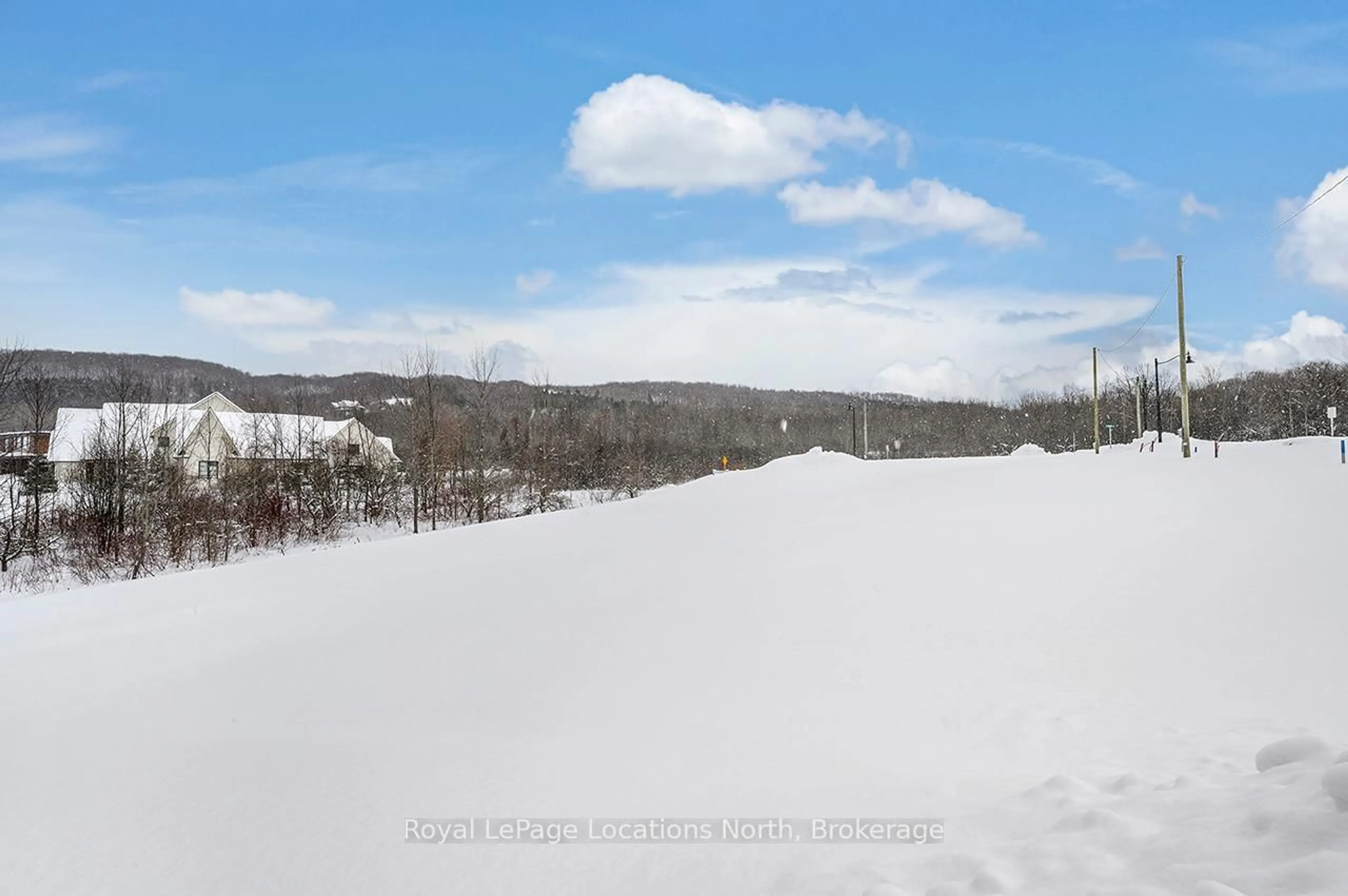 Blurry image for 113 Clement Lane, Blue Mountains Ontario N0H 1J0