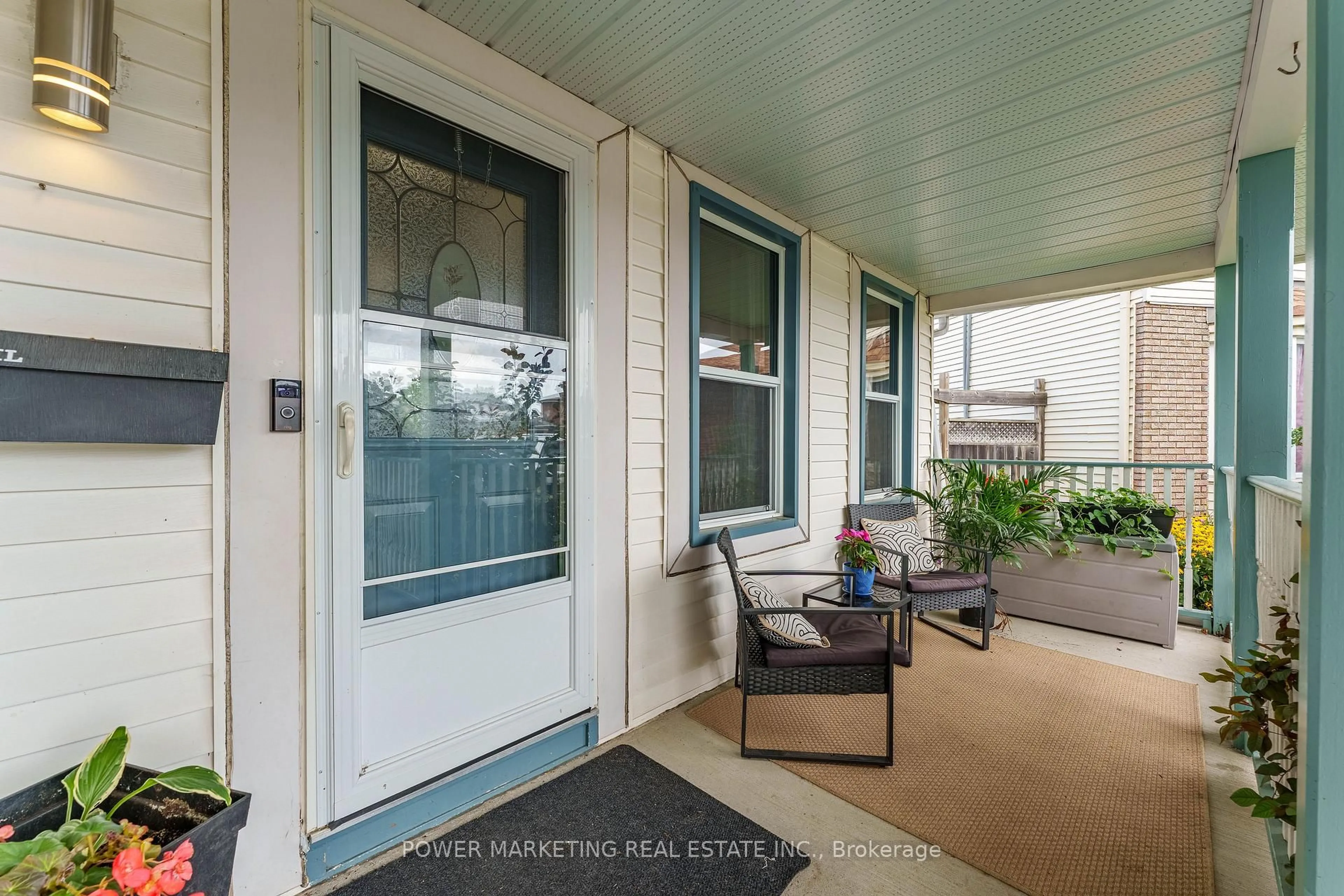 Indoor entryway for 1809 Chopin Pl, Ottawa Ontario K1C 5G1