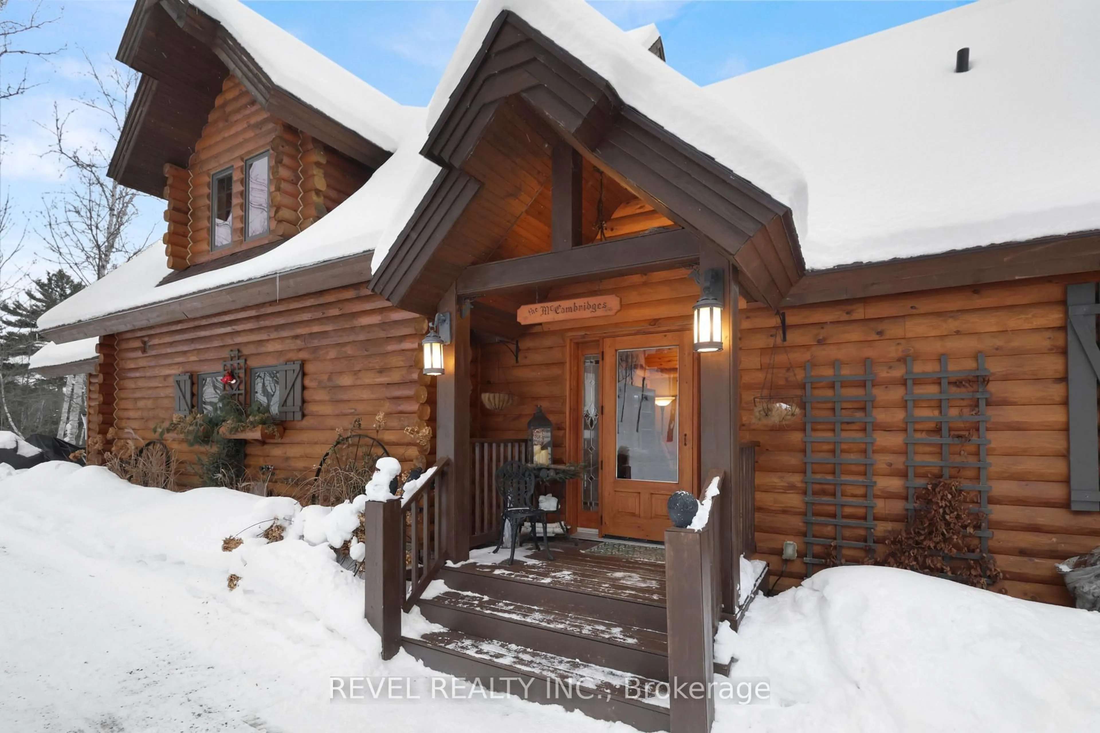 Indoor entryway for 28 Beaver Pond Rd, Elliot Lake Ontario P5A 2J7